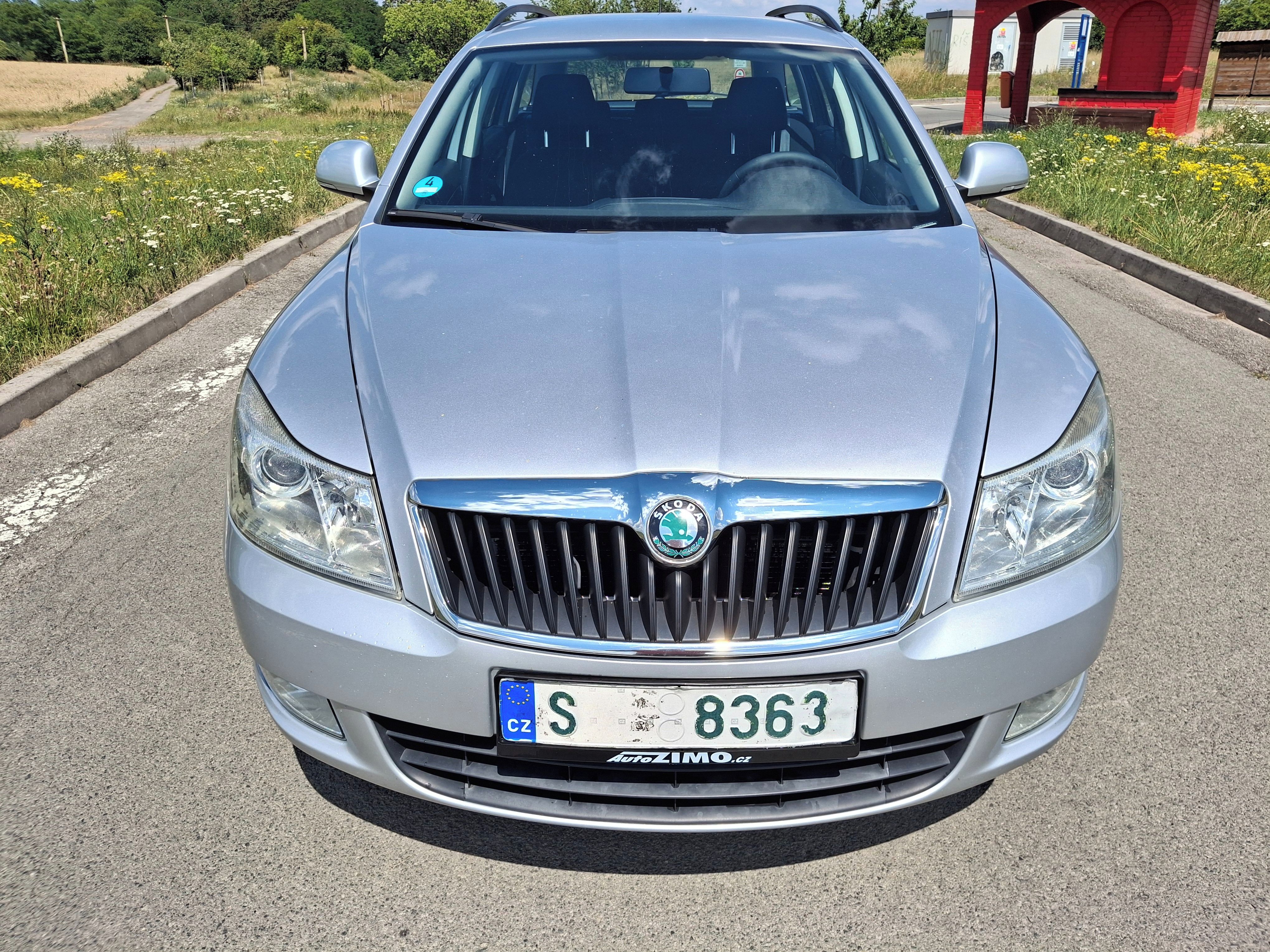 Škoda Octavia, COMBI 1,6 MPI 75 KW KLIMA ALU - fotka 2