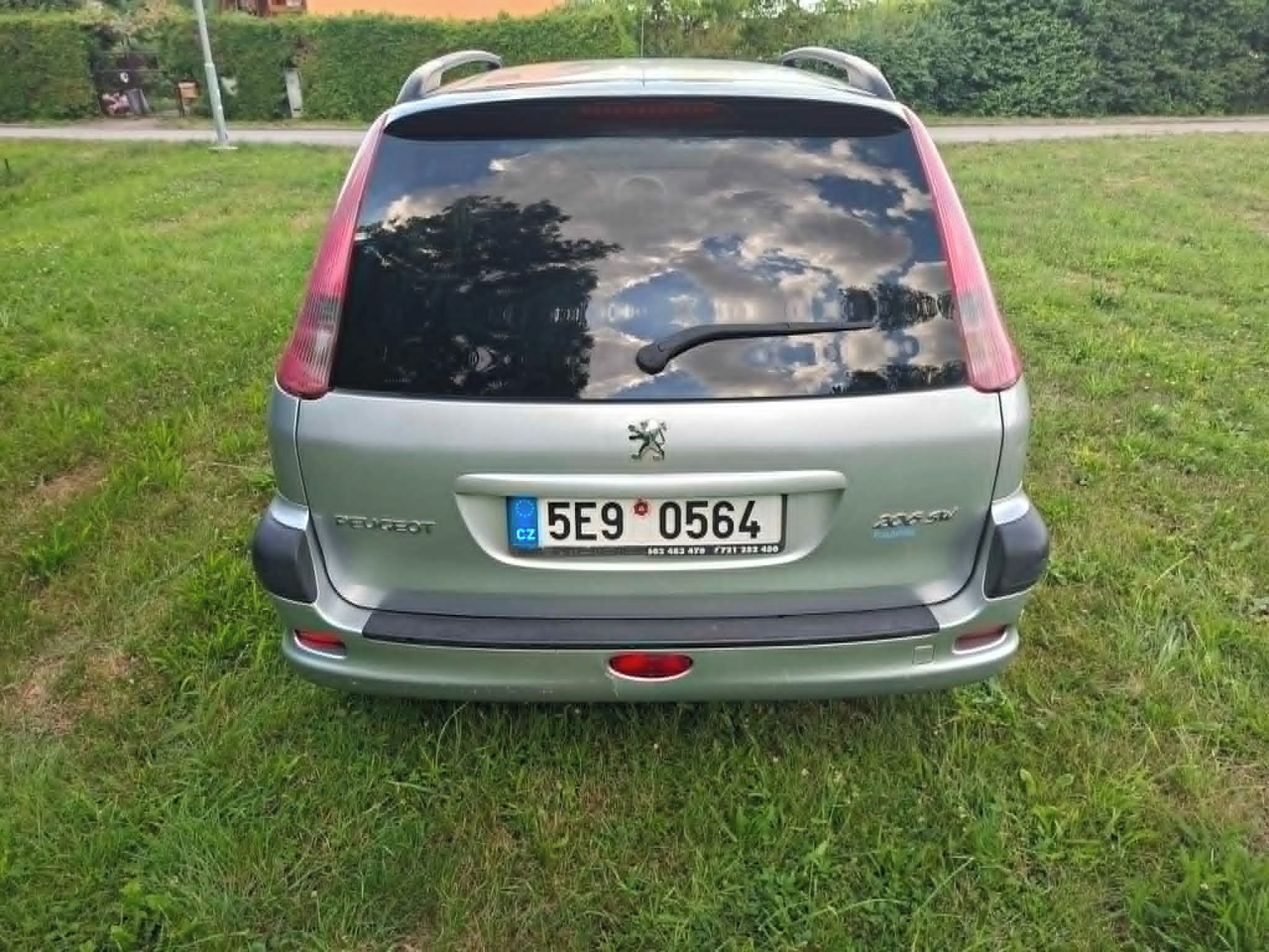 Peugeot 206, kombi, benzín+LPG - fotka 4