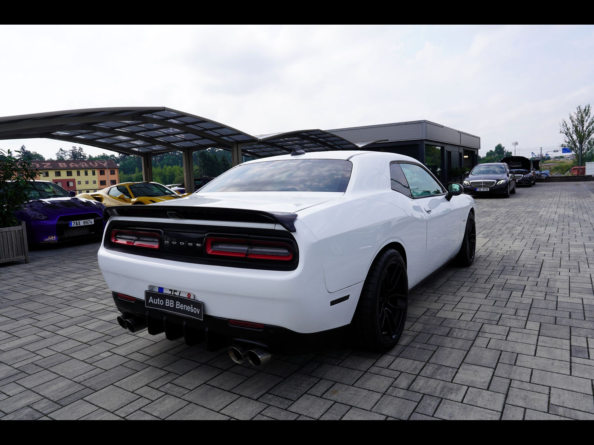 Dodge Challenger, 5.7L V8 Hemi/Shaker/kůže/375 P - fotka 6