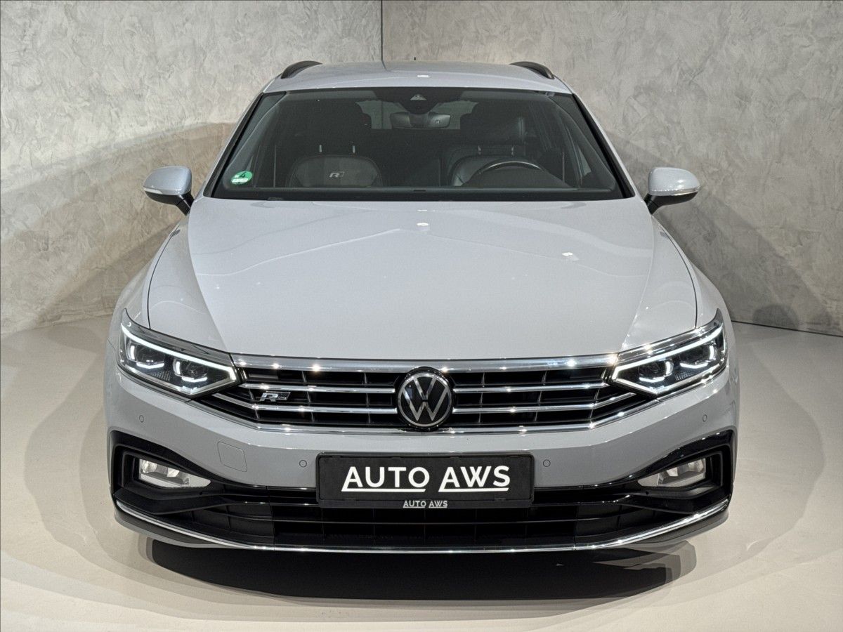 Volkswagen Passat, 2,0 TDi  DSG R-Line LED Assist - fotka 2