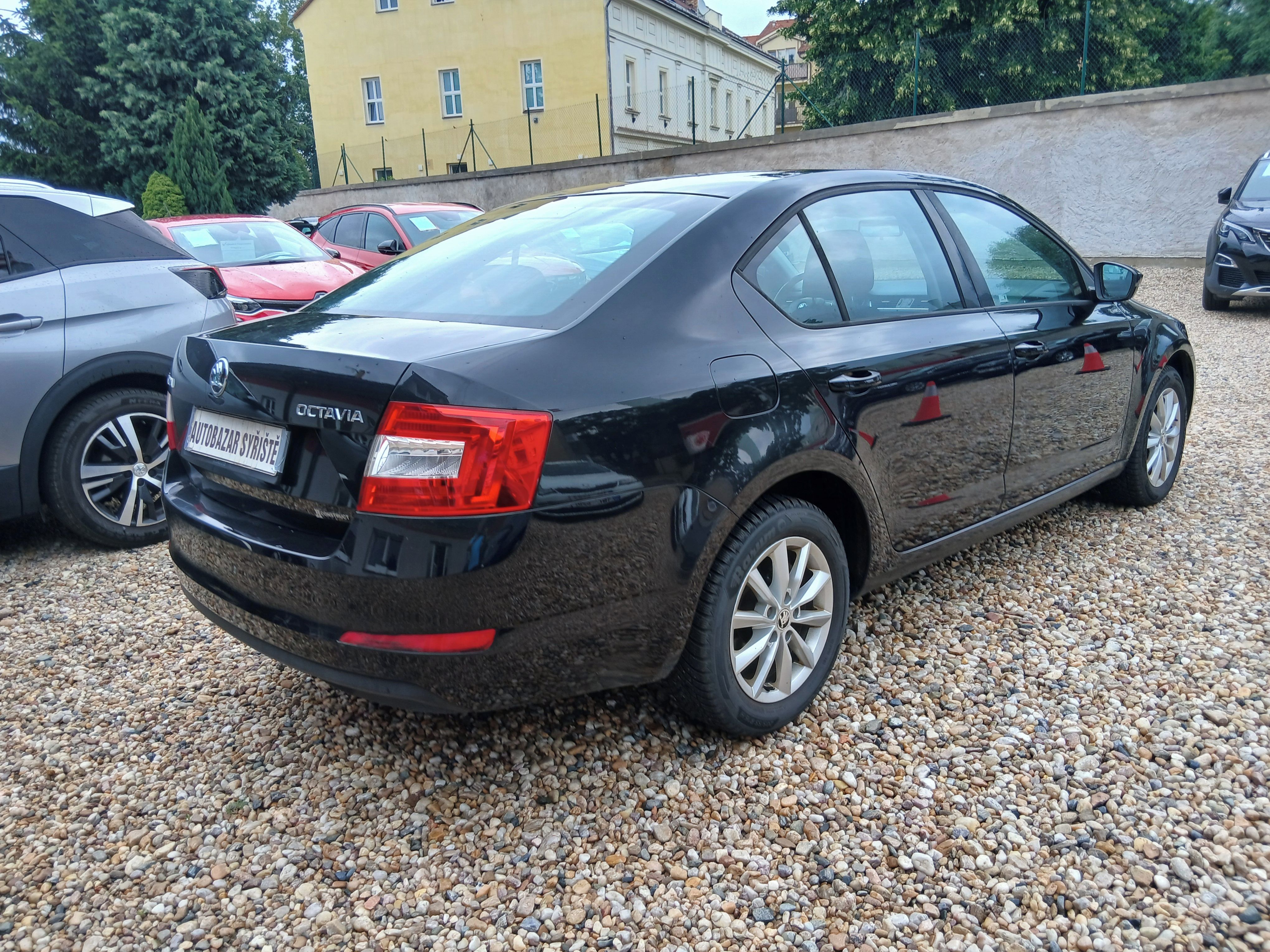 Škoda Octavia, 2.0TDi 110KW DPH, ČR, S.Kniha - fotka 5
