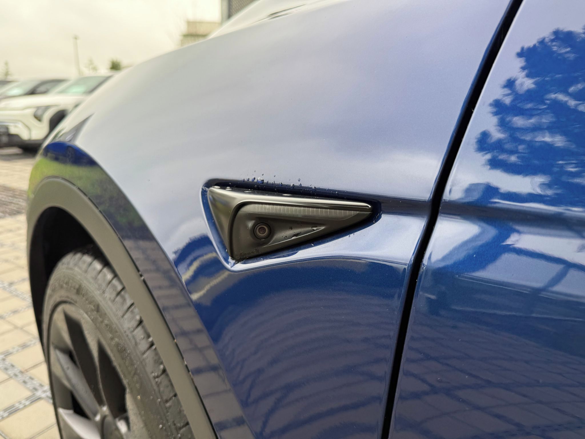 Tesla Model Y, Long Range AWD - fotka 6
