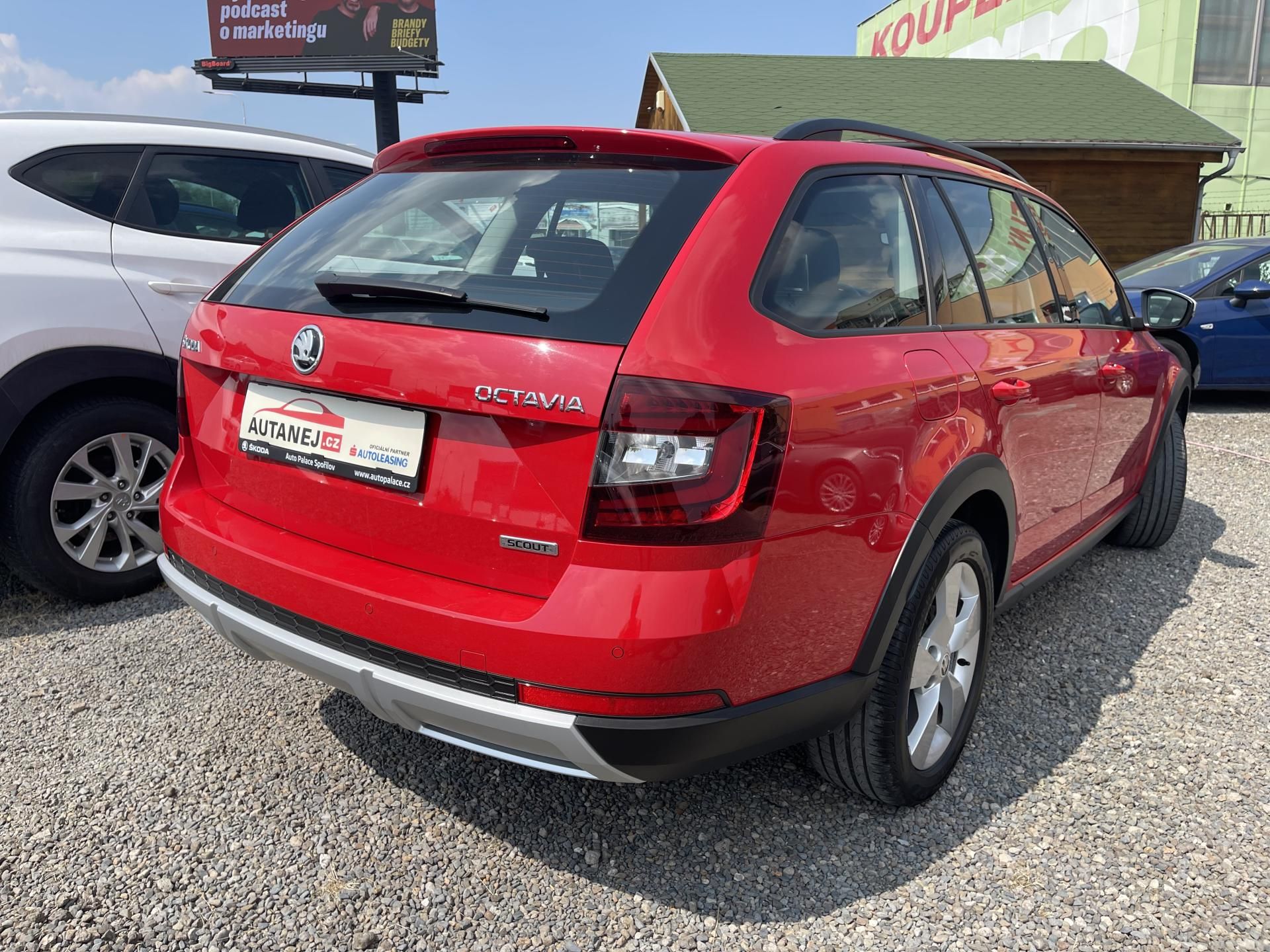 Škoda Octavia, 2.0 TDi 135kW SCOUT DSG 4x4 ČR - fotka 6