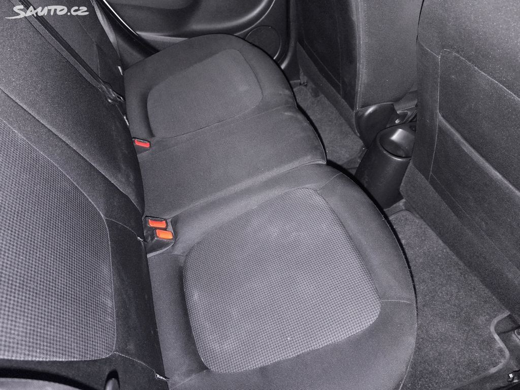 Hyundai i20, 1,4,MAX VÝBAVA,100KM,1MAJ50LET - fotka 6
