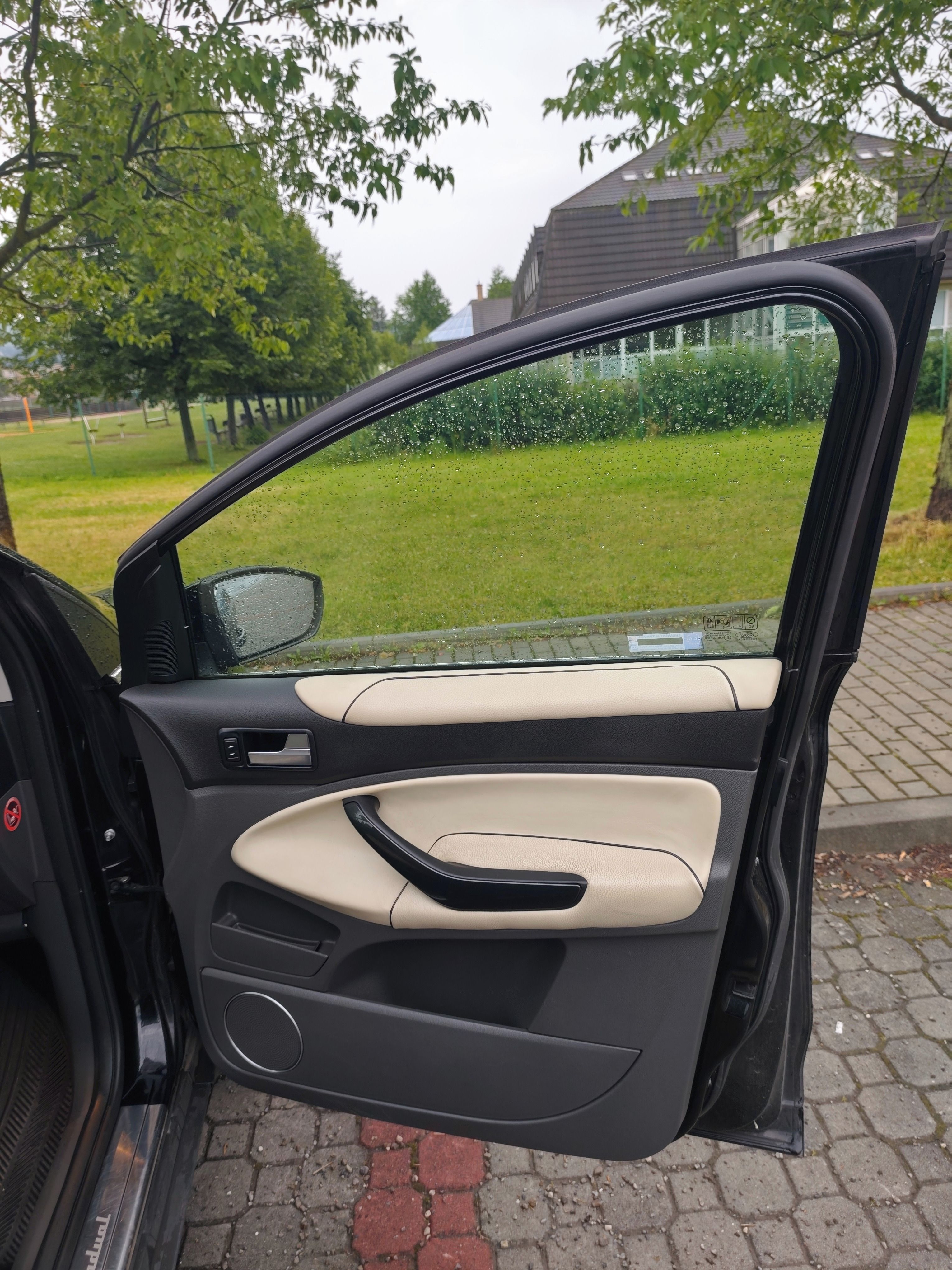 Ford Kuga, 2.0 TDCI 4x4 - fotka 2