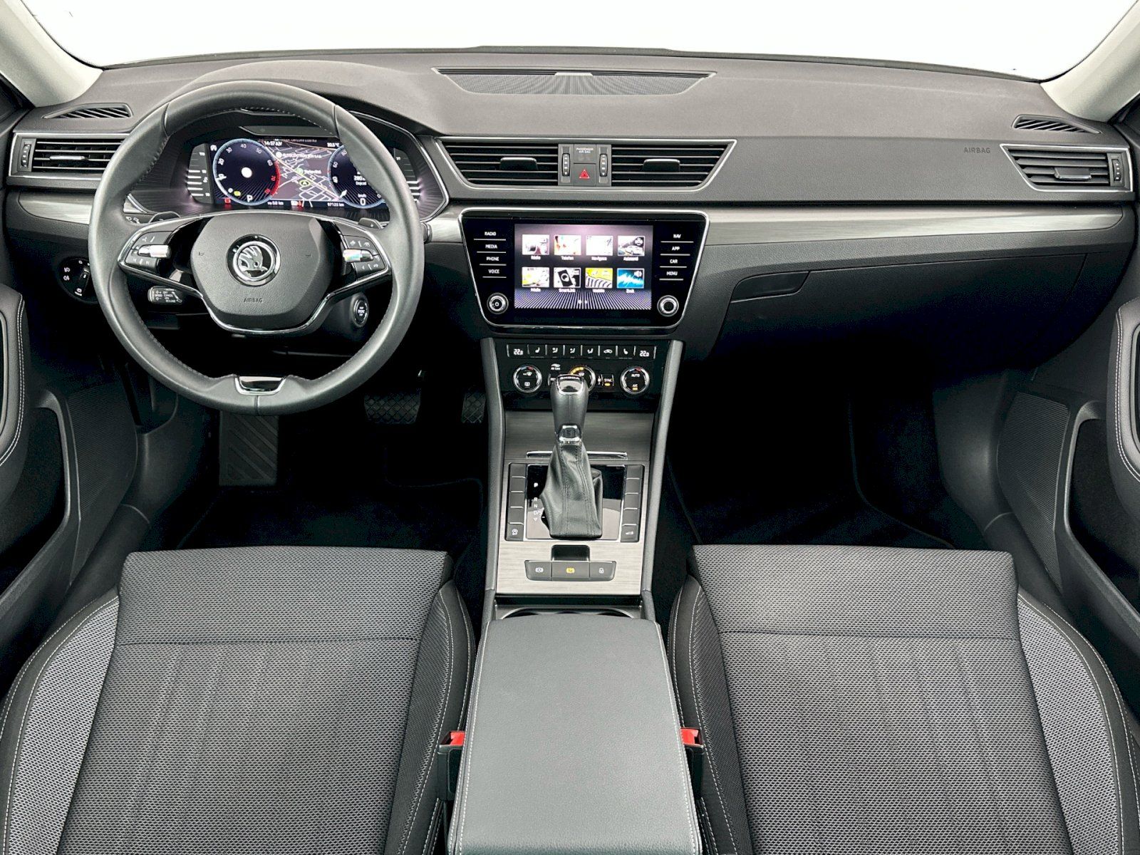 Škoda Superb, Combi DSG 1.5TSI 110kW Style - fotka 5