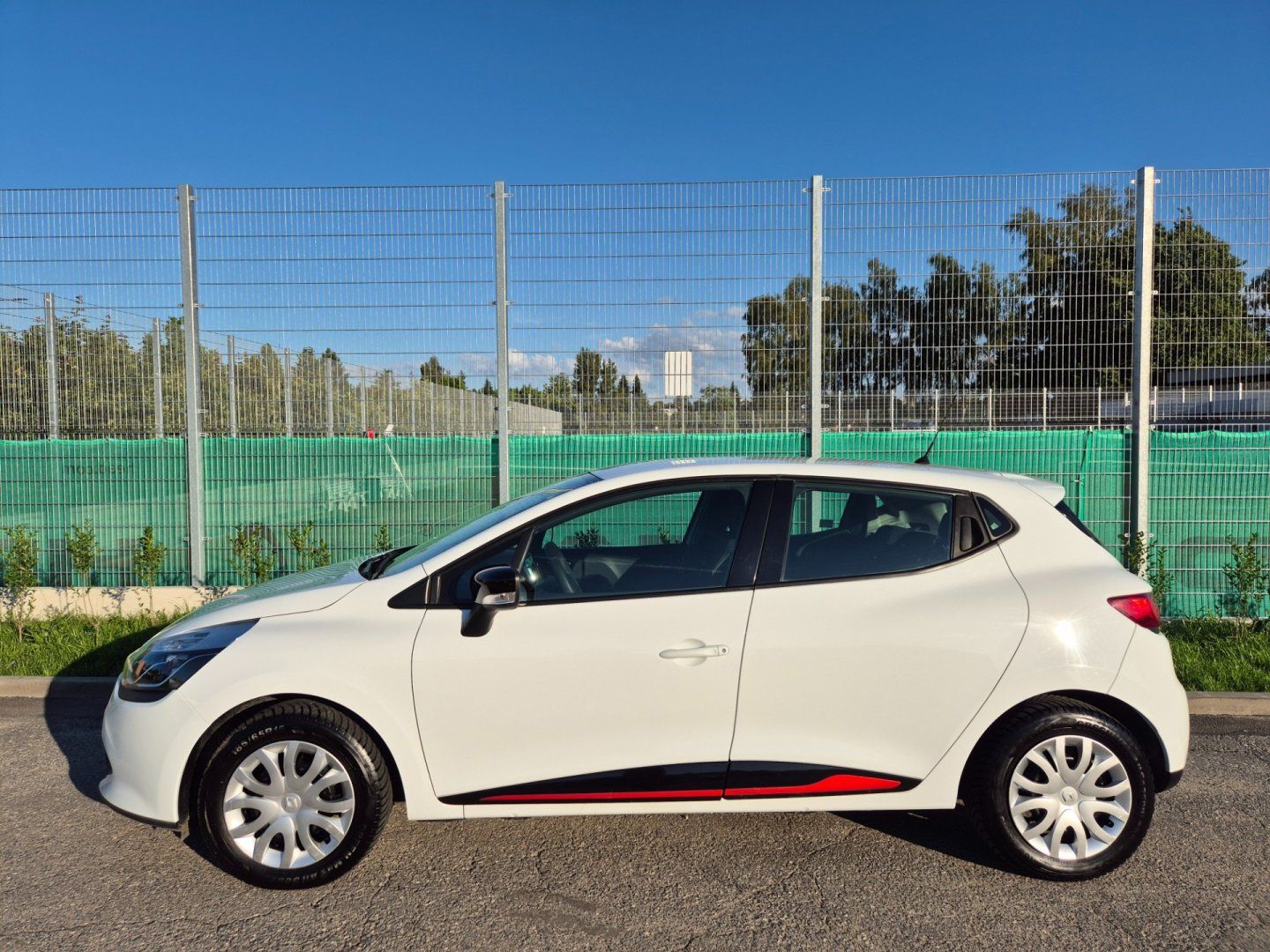 Renault Clio, 1.2 16V 54kW klima Serv.kniha - fotka 2