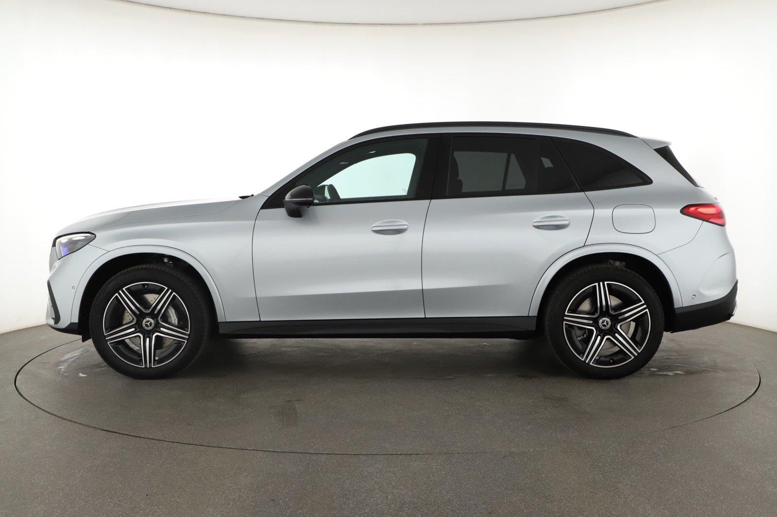Mercedes-Benz GLC, 300 de 4MATIC, AMG LINE, PHEV - fotka 2
