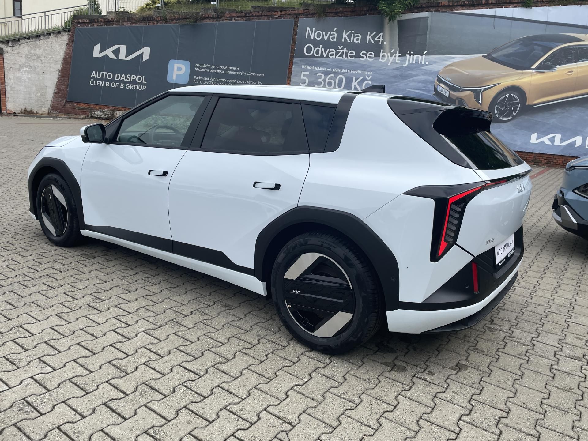 Kia EV4, 4x2 EARTH 150 KW + 58,3 KWH - fotka 5