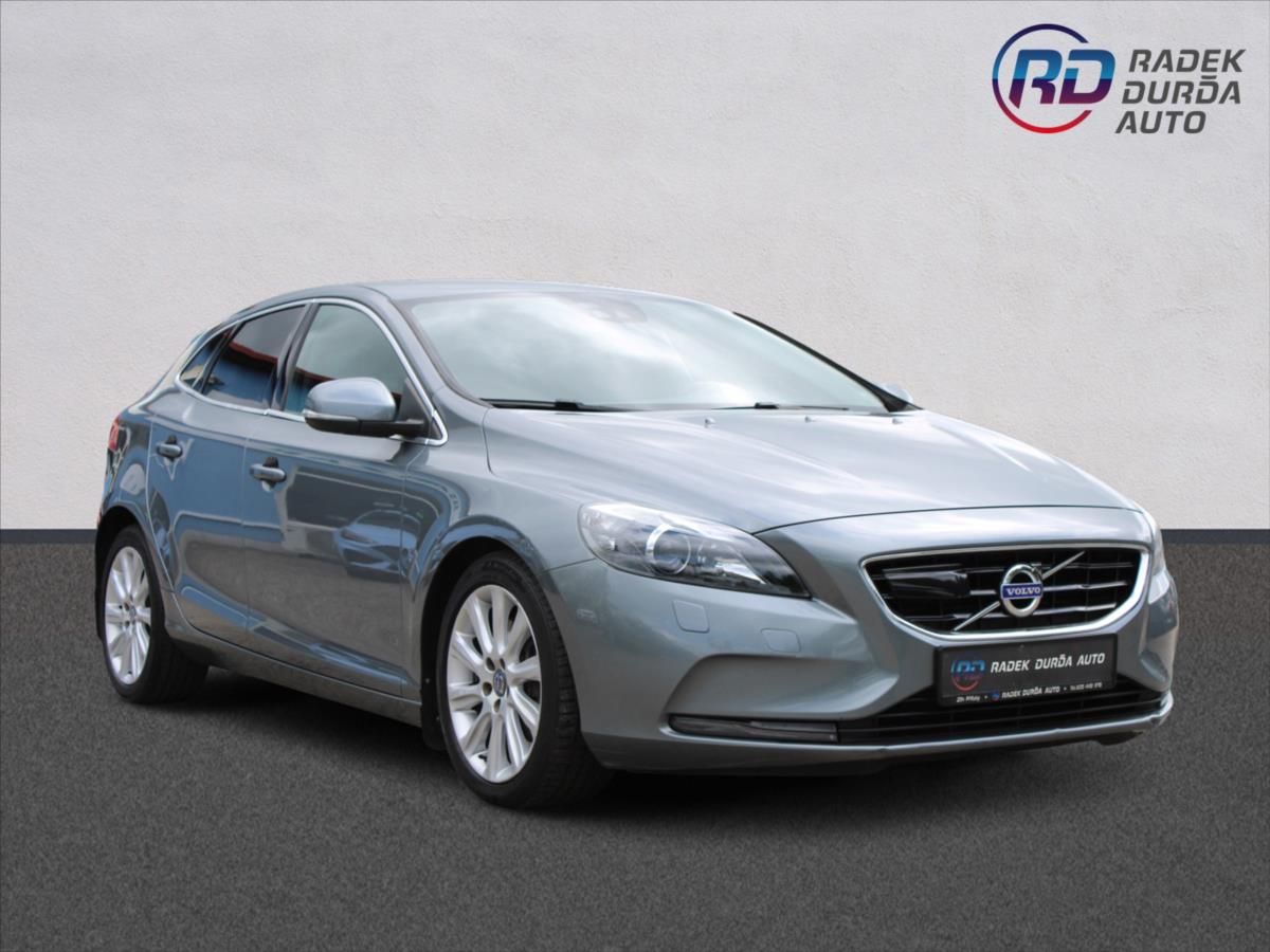 Volvo V40, 2,0 D2  AUTOMAT,VÝHŘEVY - fotka 3
