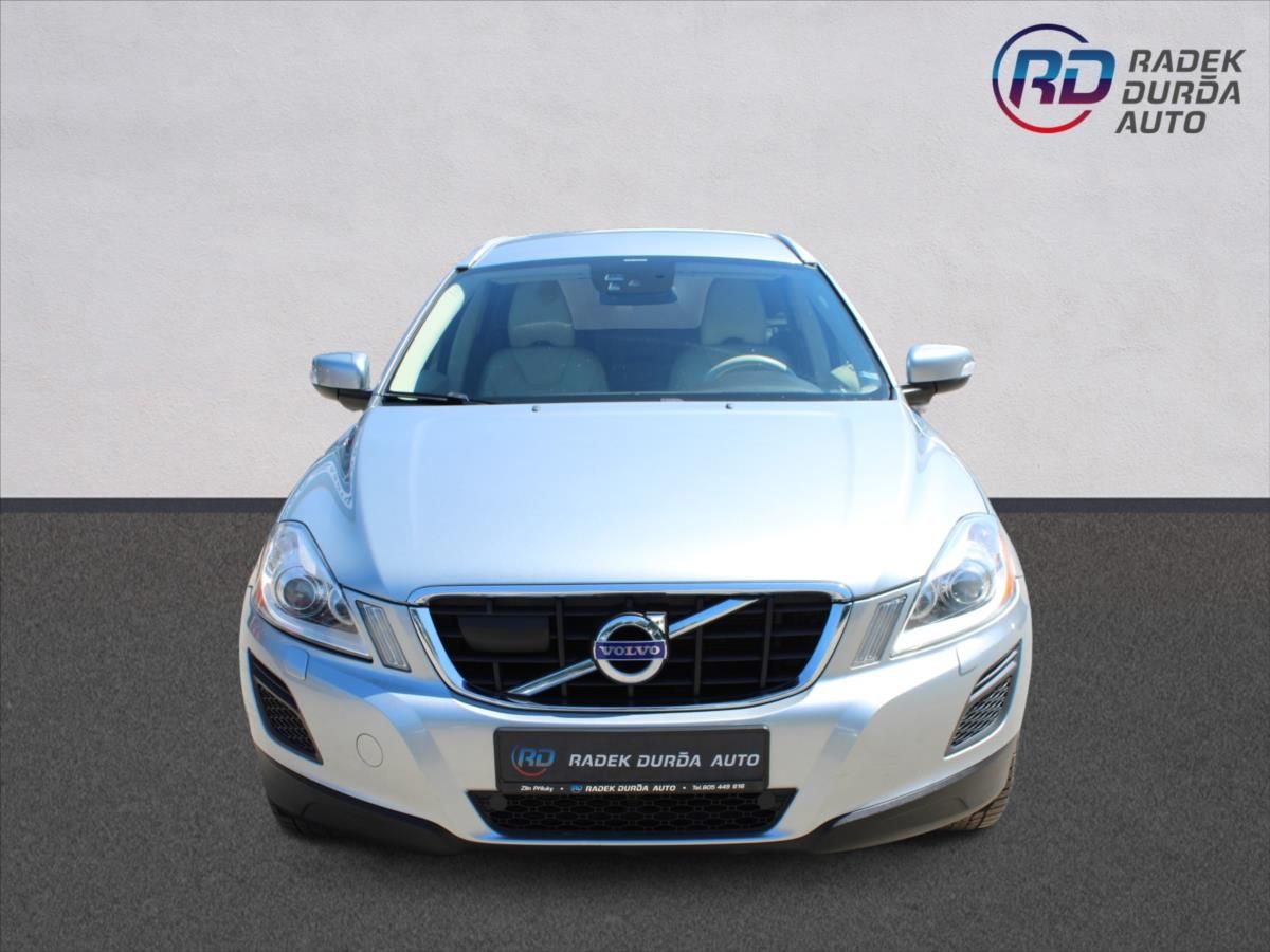 Volvo XC60, 2,4 D4  ČR,A/T,4x4,OCEAN RACE - fotka 2