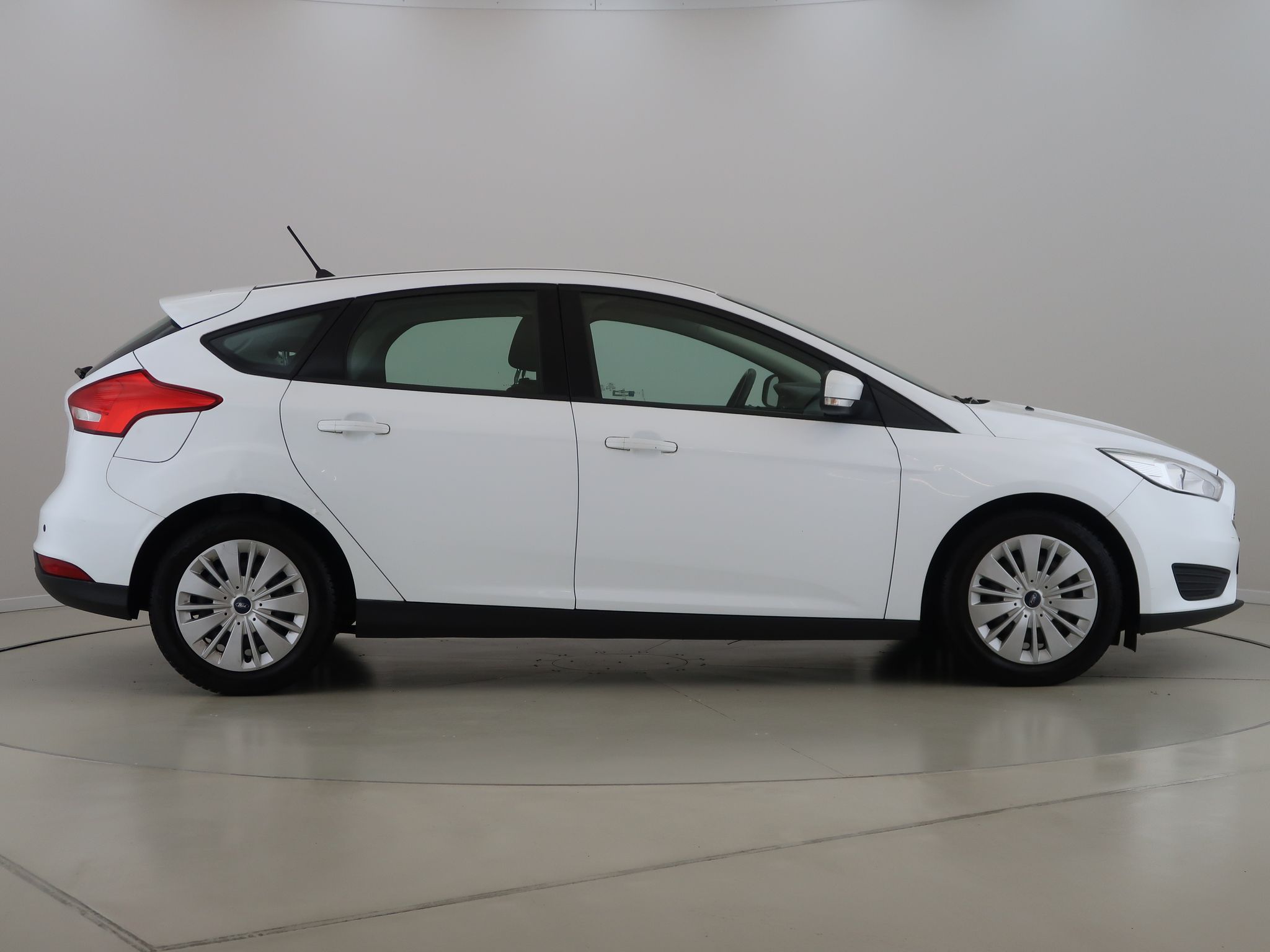 Ford Focus, 1.6Duratec,77kW,CZ,1Maj,Trend - fotka 4