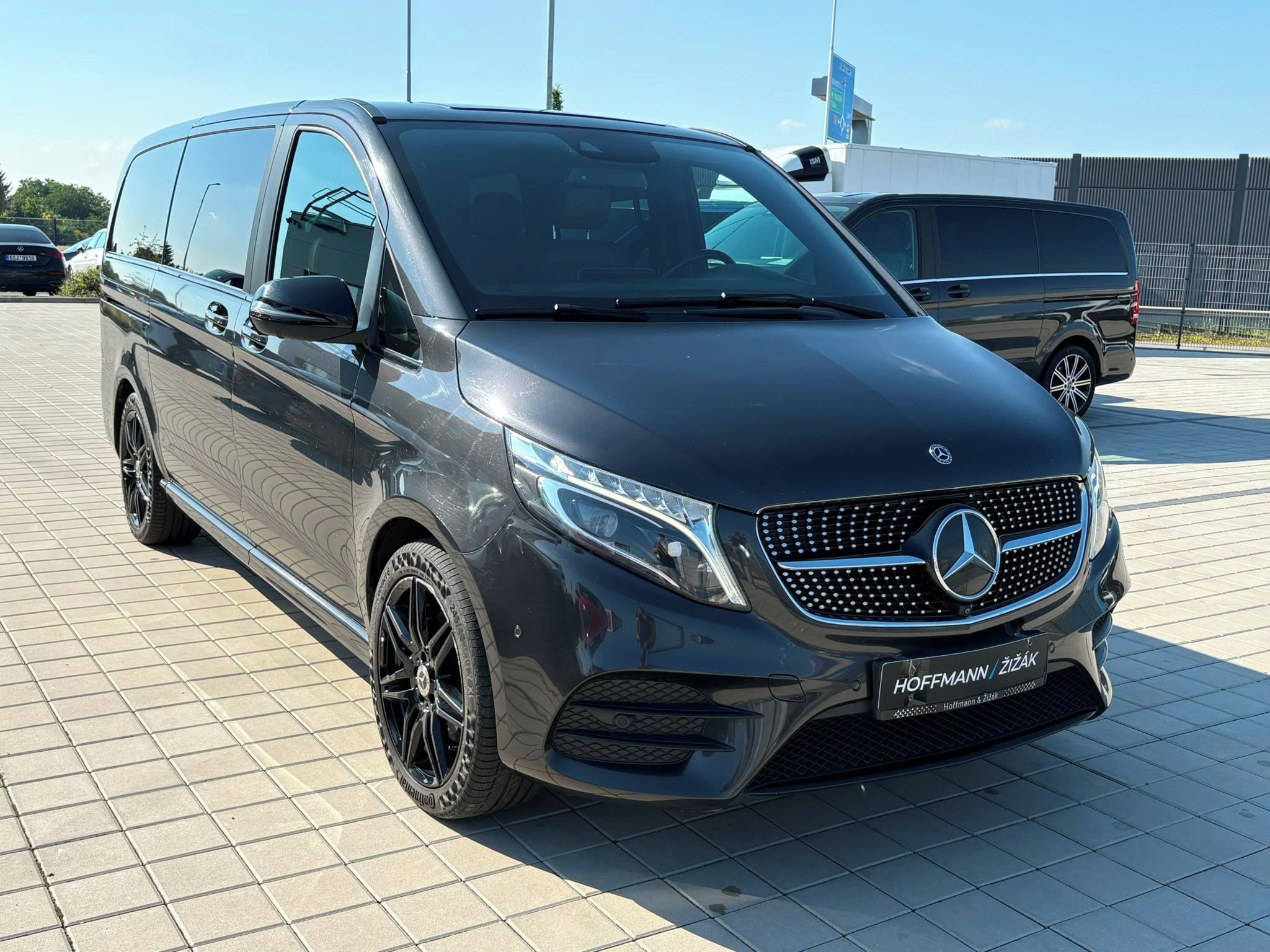 Mercedes-Benz Třídy V, 300d AMG Long 4Matic DPH CZ - fotka 3