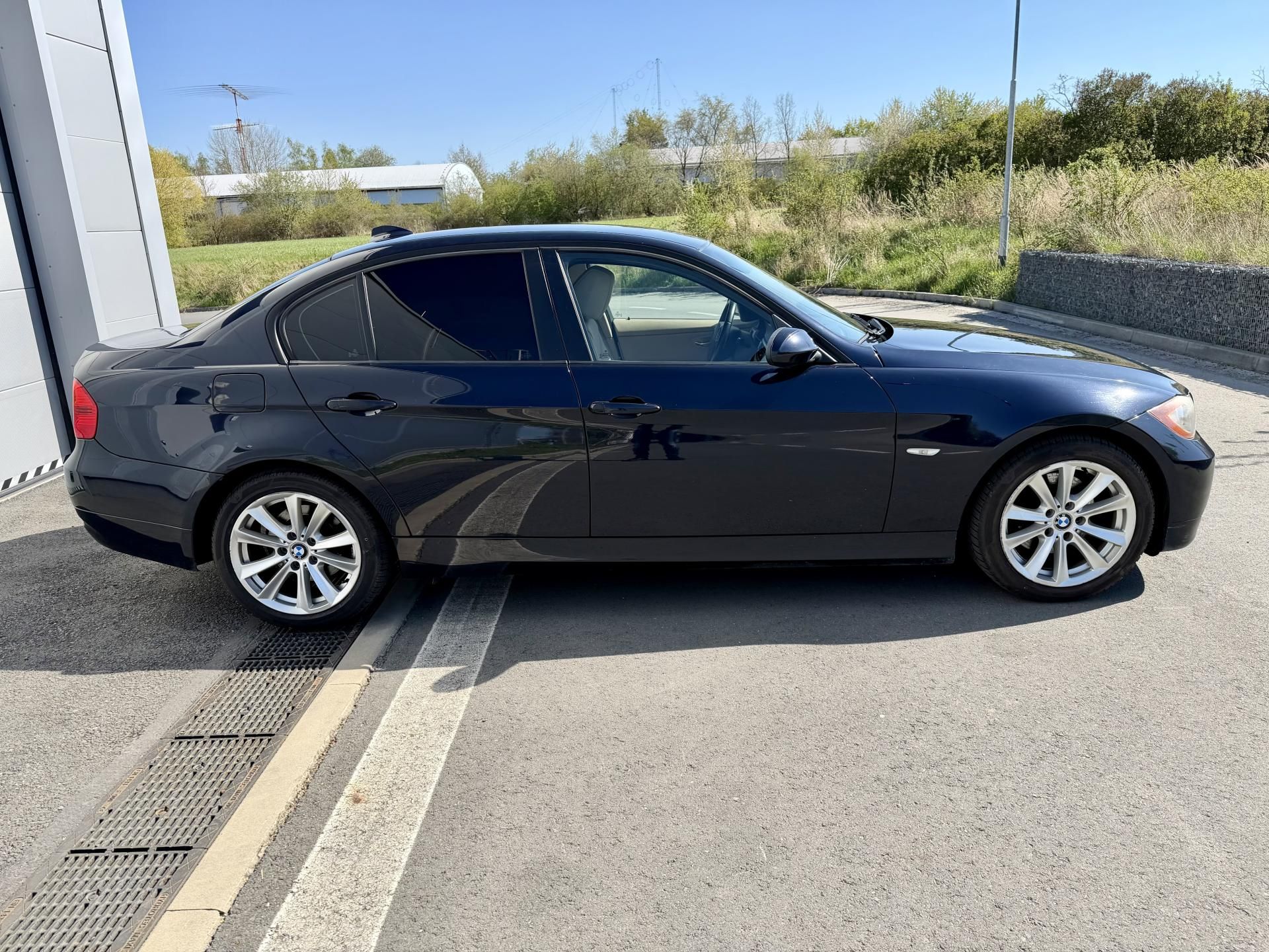 BMW Řada 3, 323I MANUÁL KŮŽE!!! - fotka 4