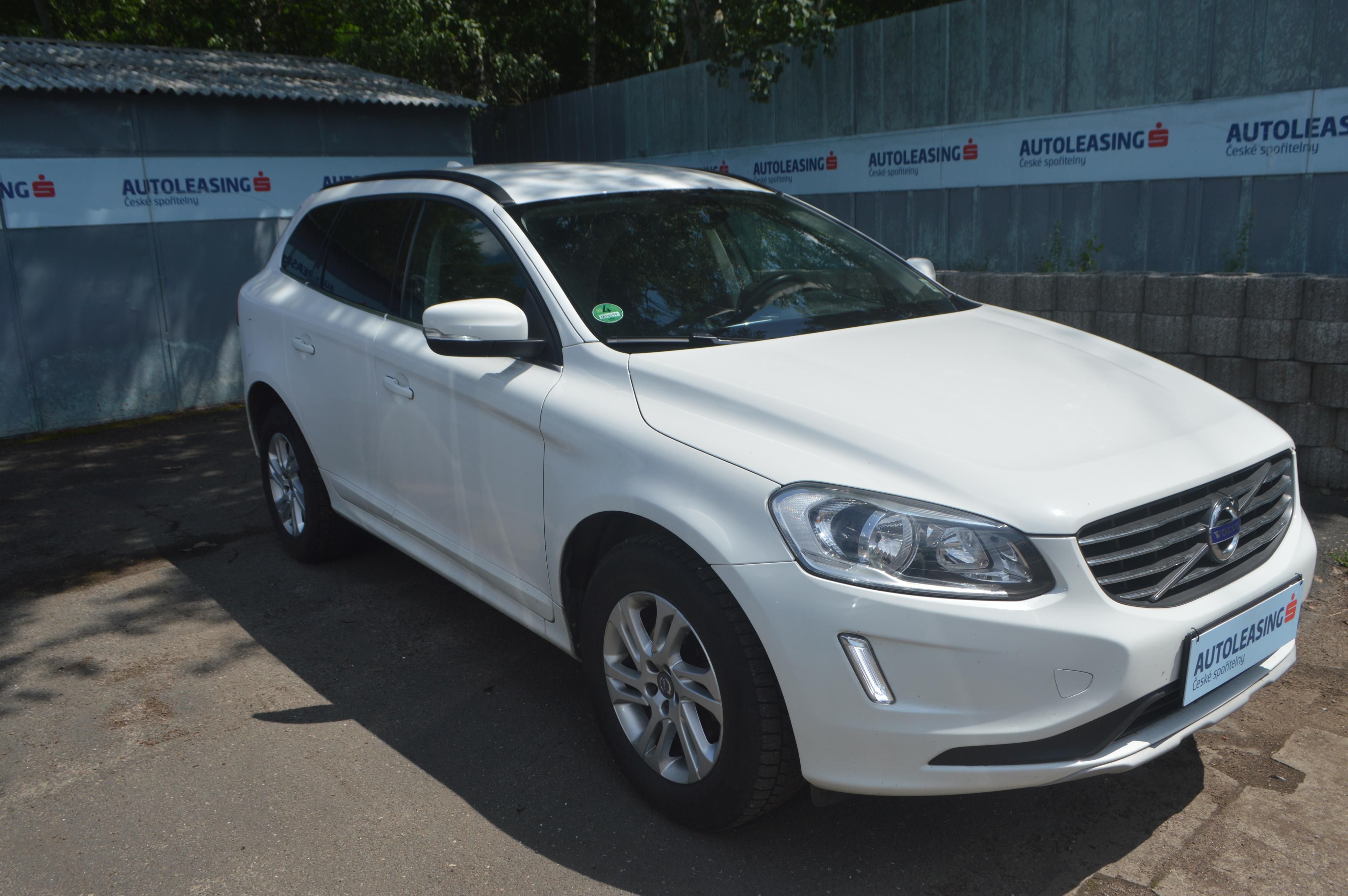Volvo XC60, 2,4/140 D4 MOMENTUM 1.MAJITEL - fotka 3
