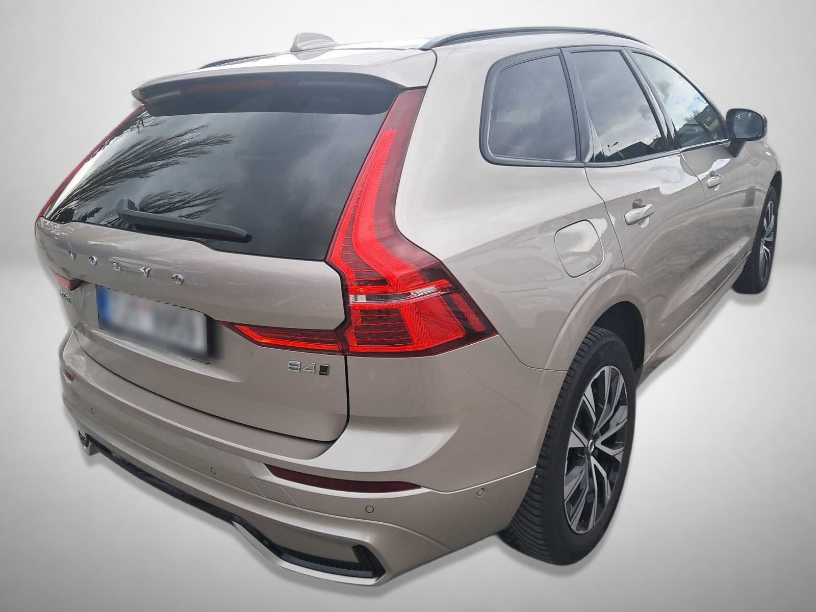 Volvo XC60, B4 AWD - fotka 2