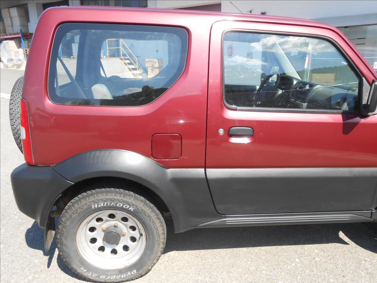 Suzuki Jimny, 1,3 i 59Kw - fotka 5