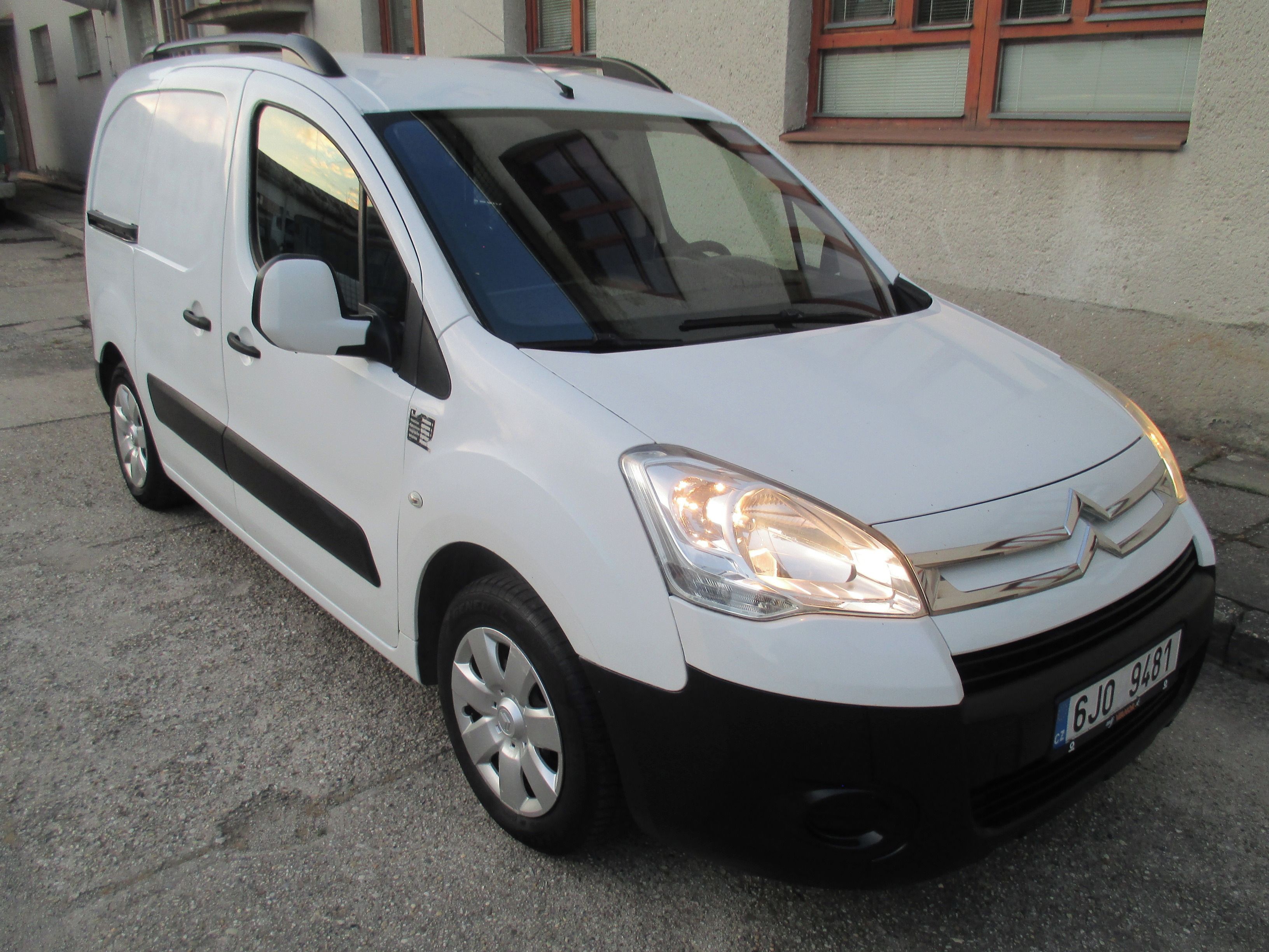 Citroën Berlingo, 1,6 HDI 66 kw  3 místa+klima - fotka 4
