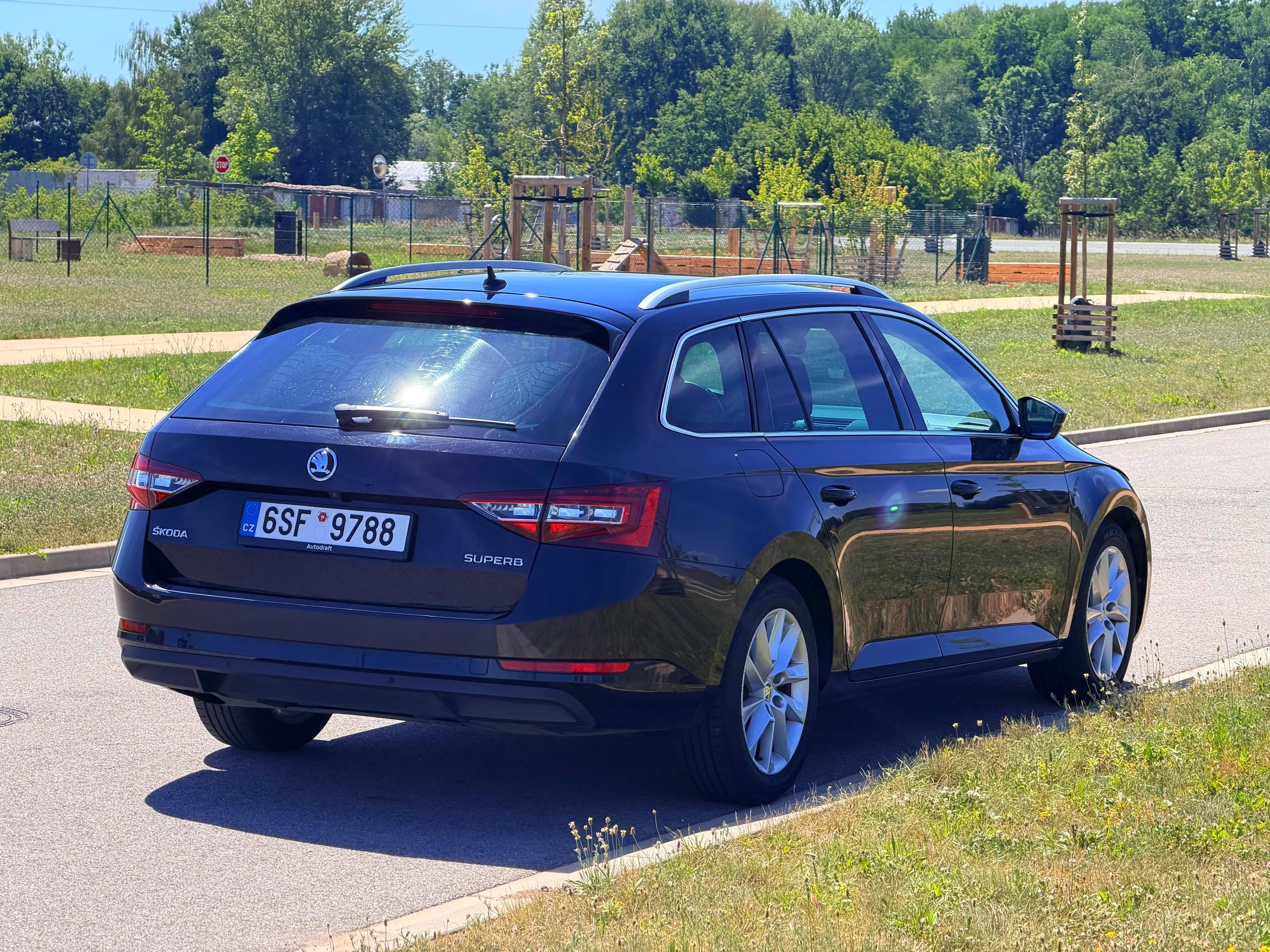 Škoda Superb, Škoda Superb 2.0tdi 110kw DSG, - fotka 3