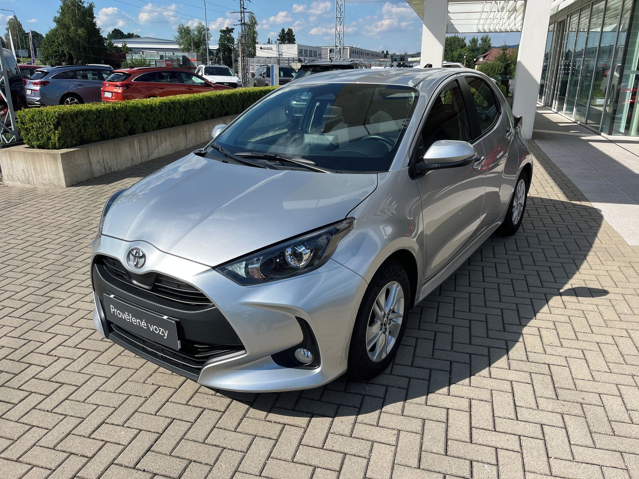 Toyota Yaris, 1.5 Hybrid e-CVT Comfort - fotka 2