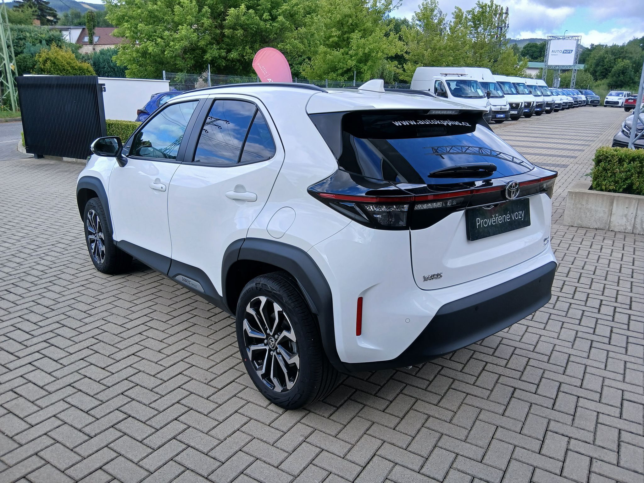 Toyota Yaris Cross, 1.5 Hybrid e-CVT 4x4 Style - fotka 5