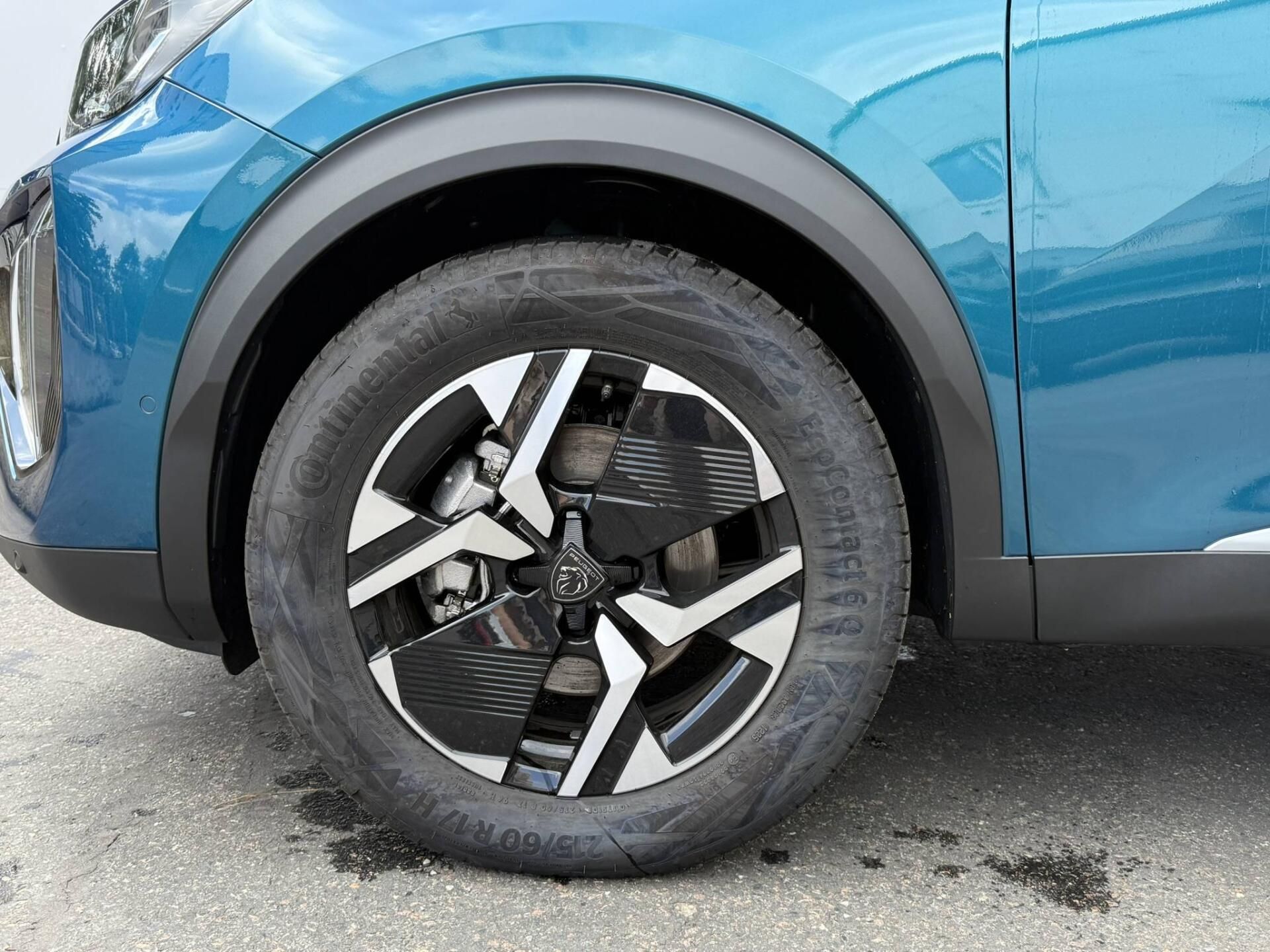 Peugeot 2008, ALLURE Hybrid  1,2 145 e-DCS6 - fotka 6
