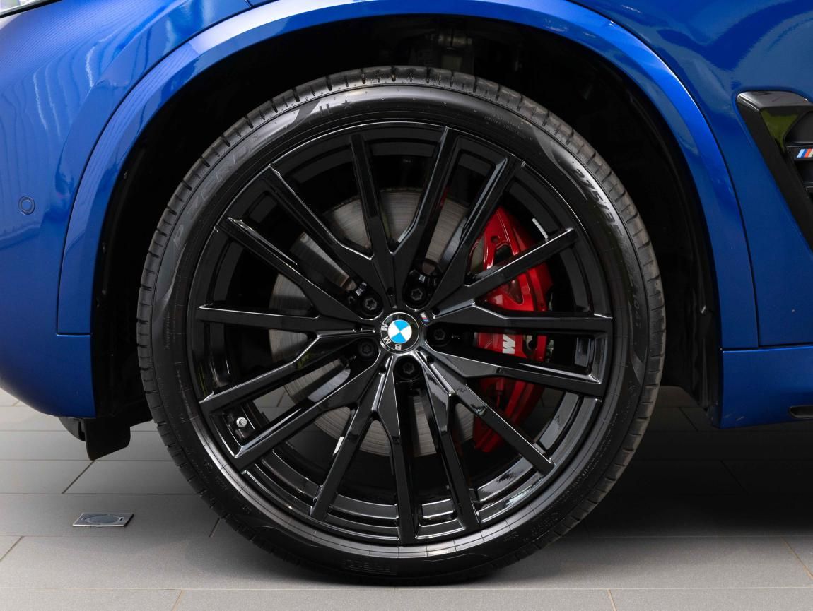 BMW X5, M60i - fotka 5