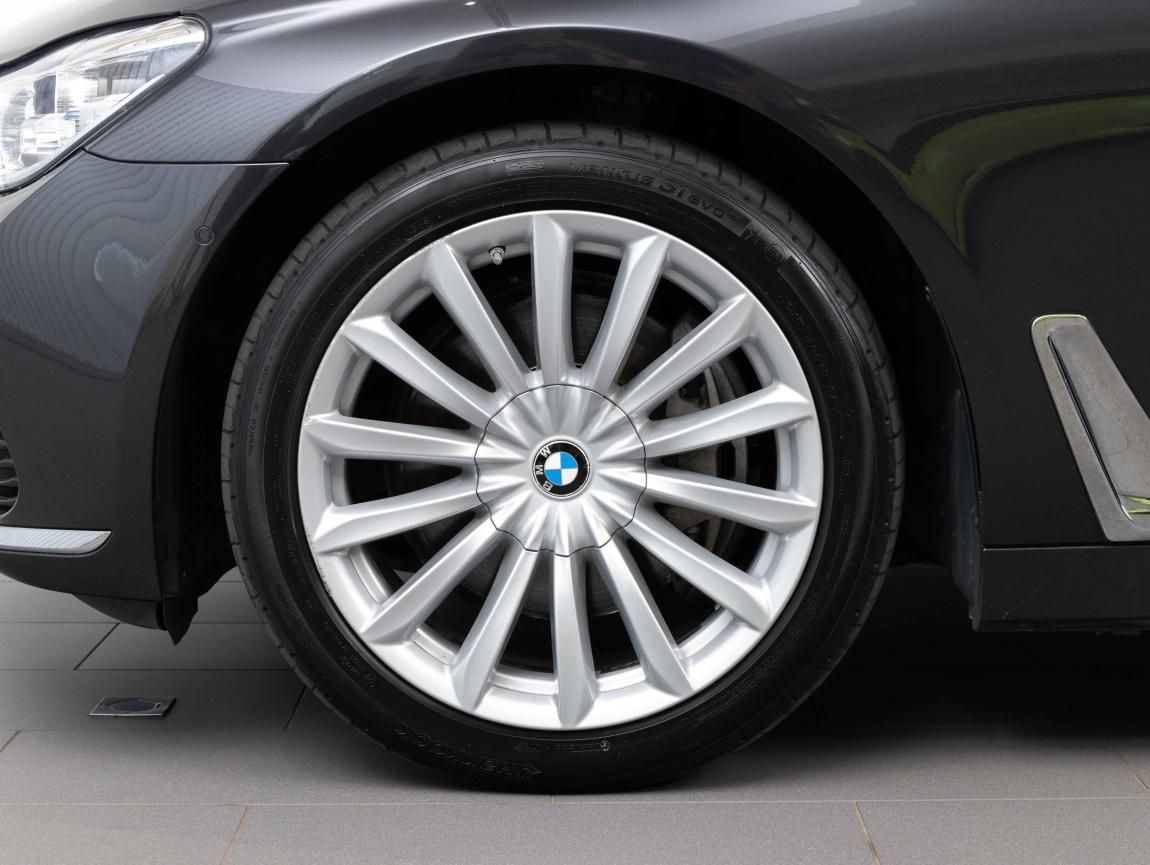BMW Řada 7, 740d xDrive - fotka 6