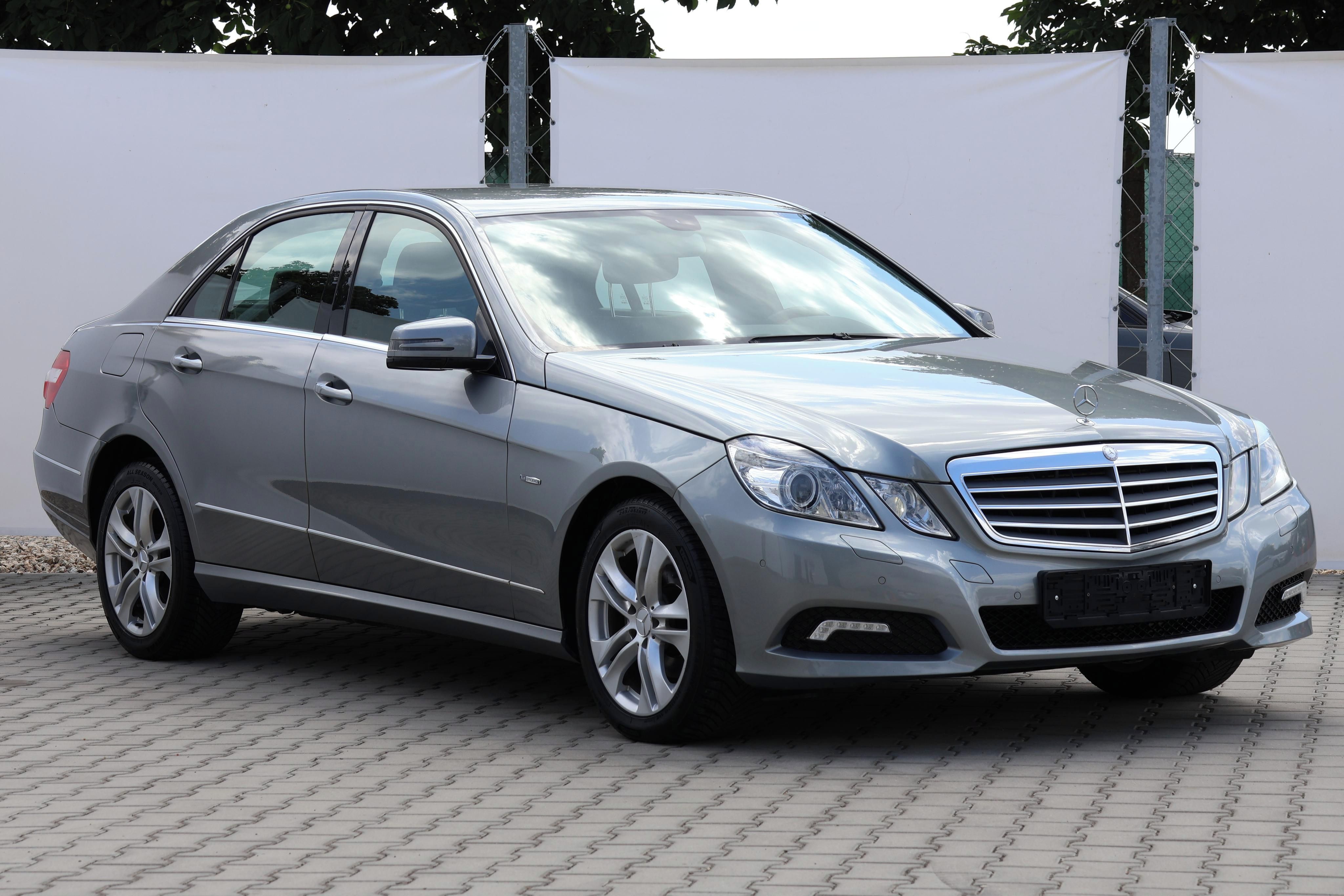 Mercedes-Benz Třídy E, 220CDI*125kW*AT*ČR*PĚKNÝ STAV - fotka 3