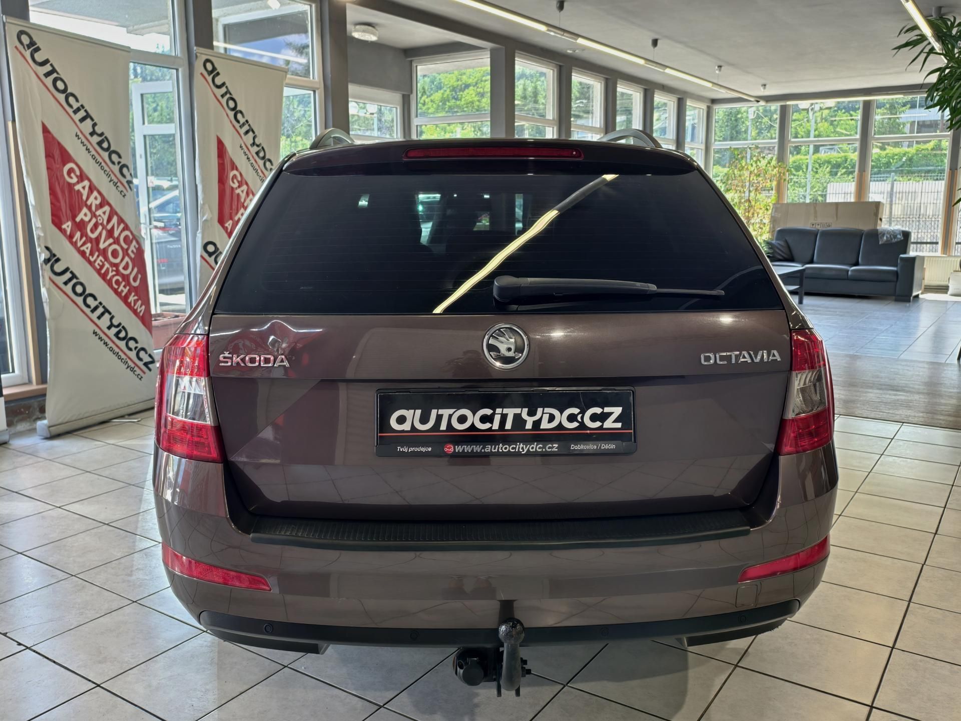 Škoda Octavia, KOMBI 1.2 TSi 77kW VÝHŘEVY PDC - fotka 6
