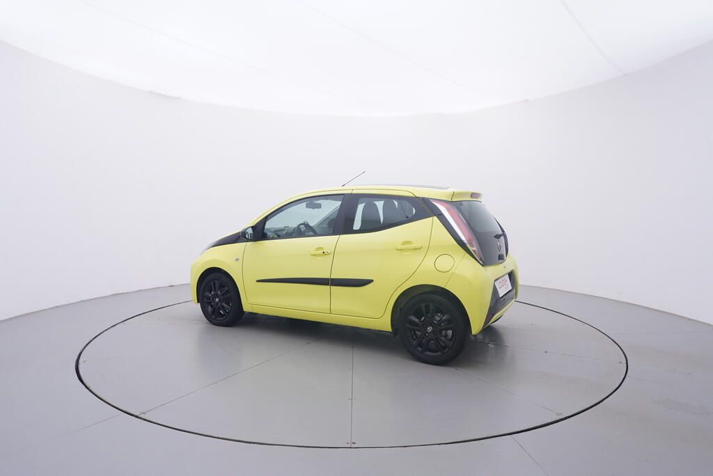 Toyota Aygo, 1.0 1.0i 51 kW - fotka 3