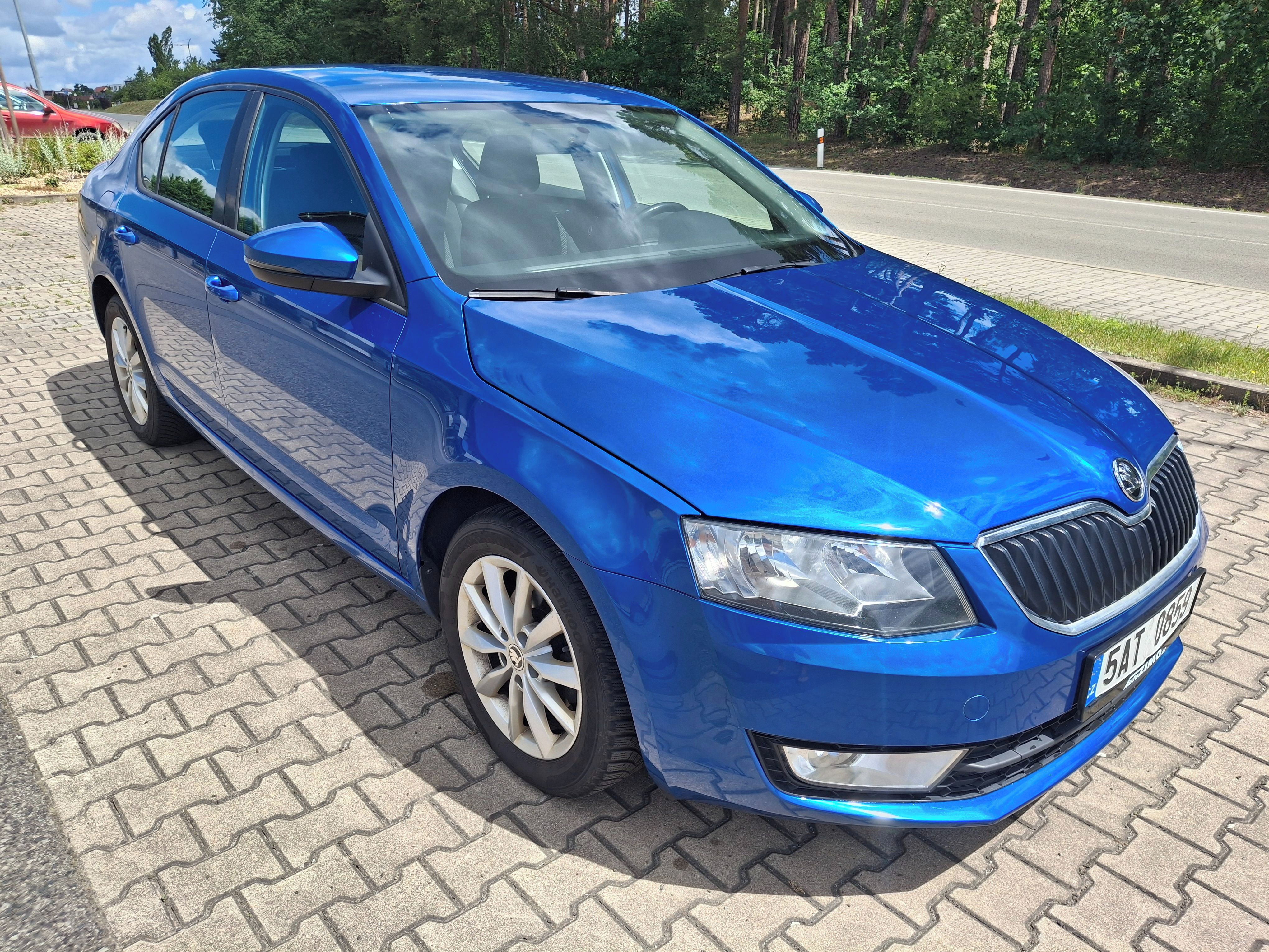 Škoda Octavia, 1,6 TDI 77 KW LIMUZÍNA ALU - fotka 3
