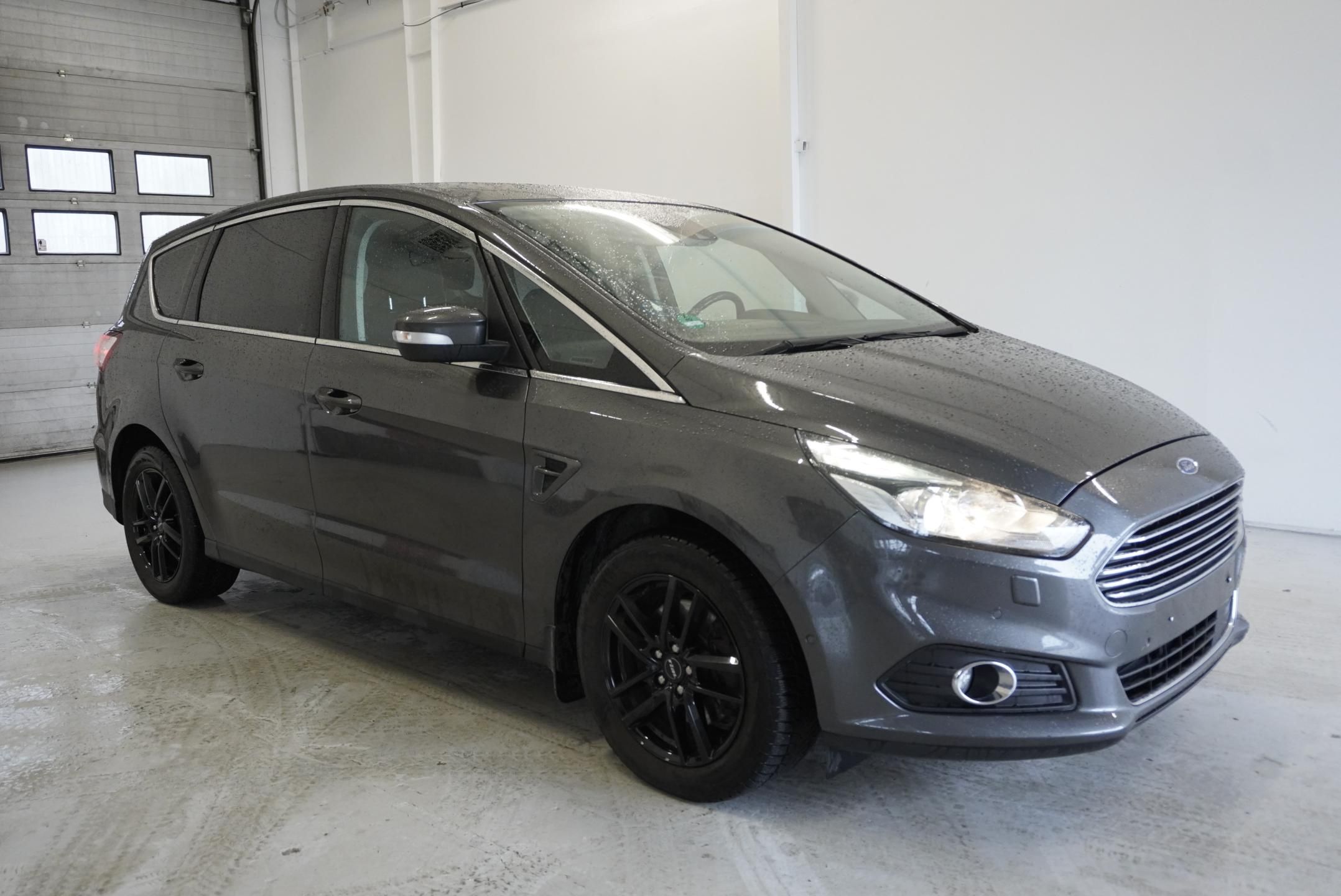 Ford S-MAX, 2.0 ECOBLUE TIATNIUM,139 000KM - fotka 4