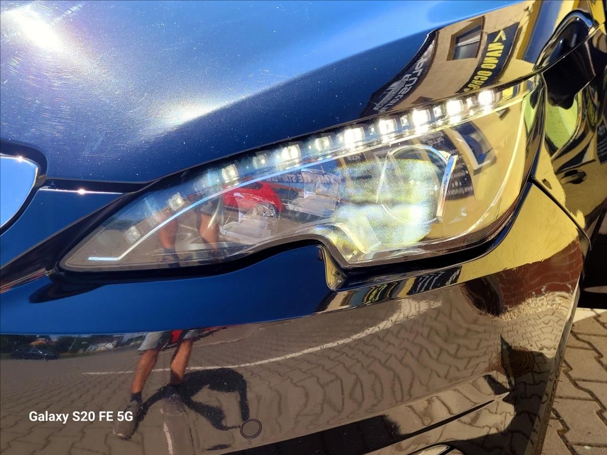 Peugeot 308, 2,0 eHDi GT Line*SERV.KNIHA RO - fotka 6