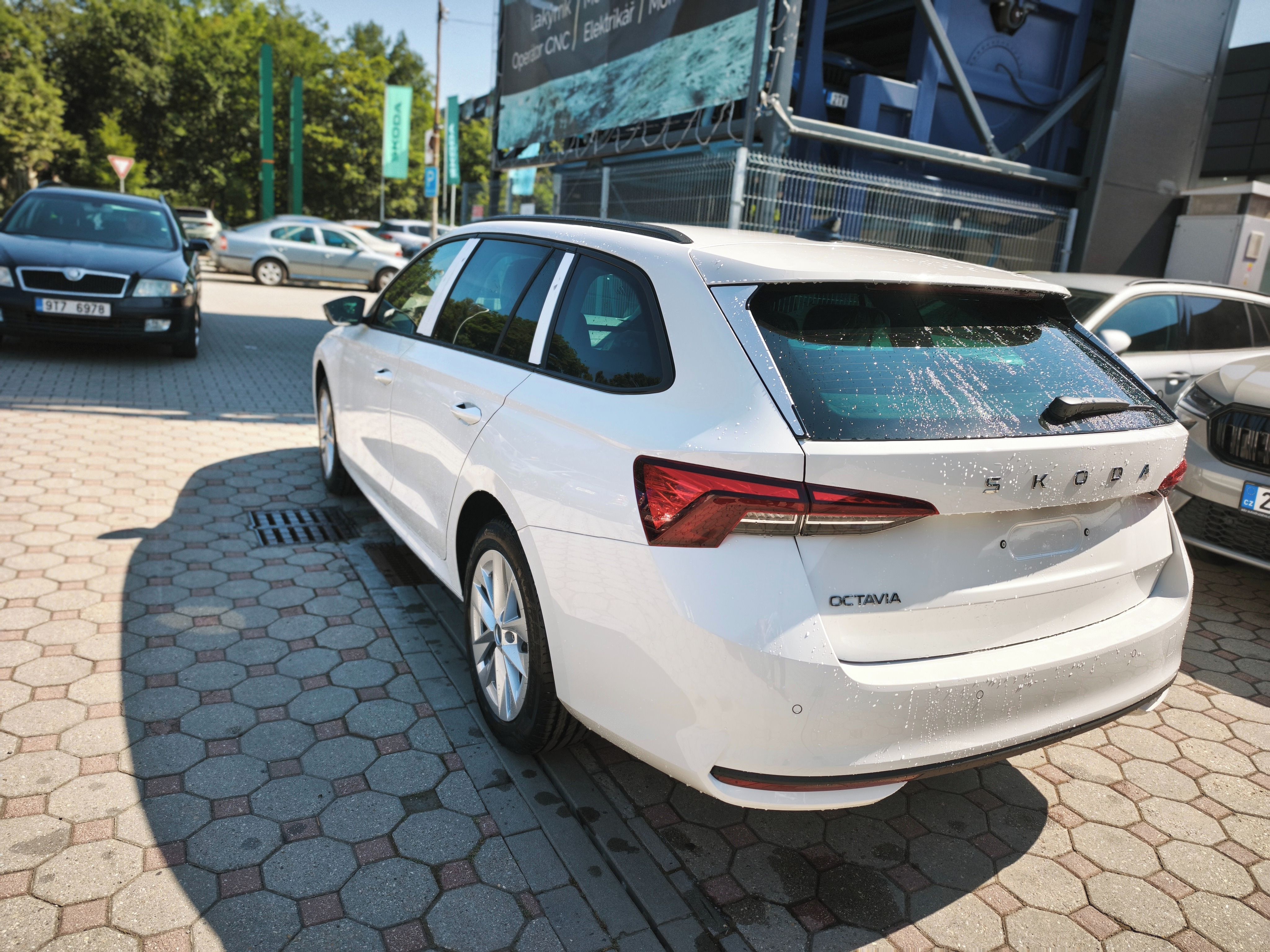 Škoda Octavia, Classic 2,0 TDI 110kW 7DSG - fotka 3