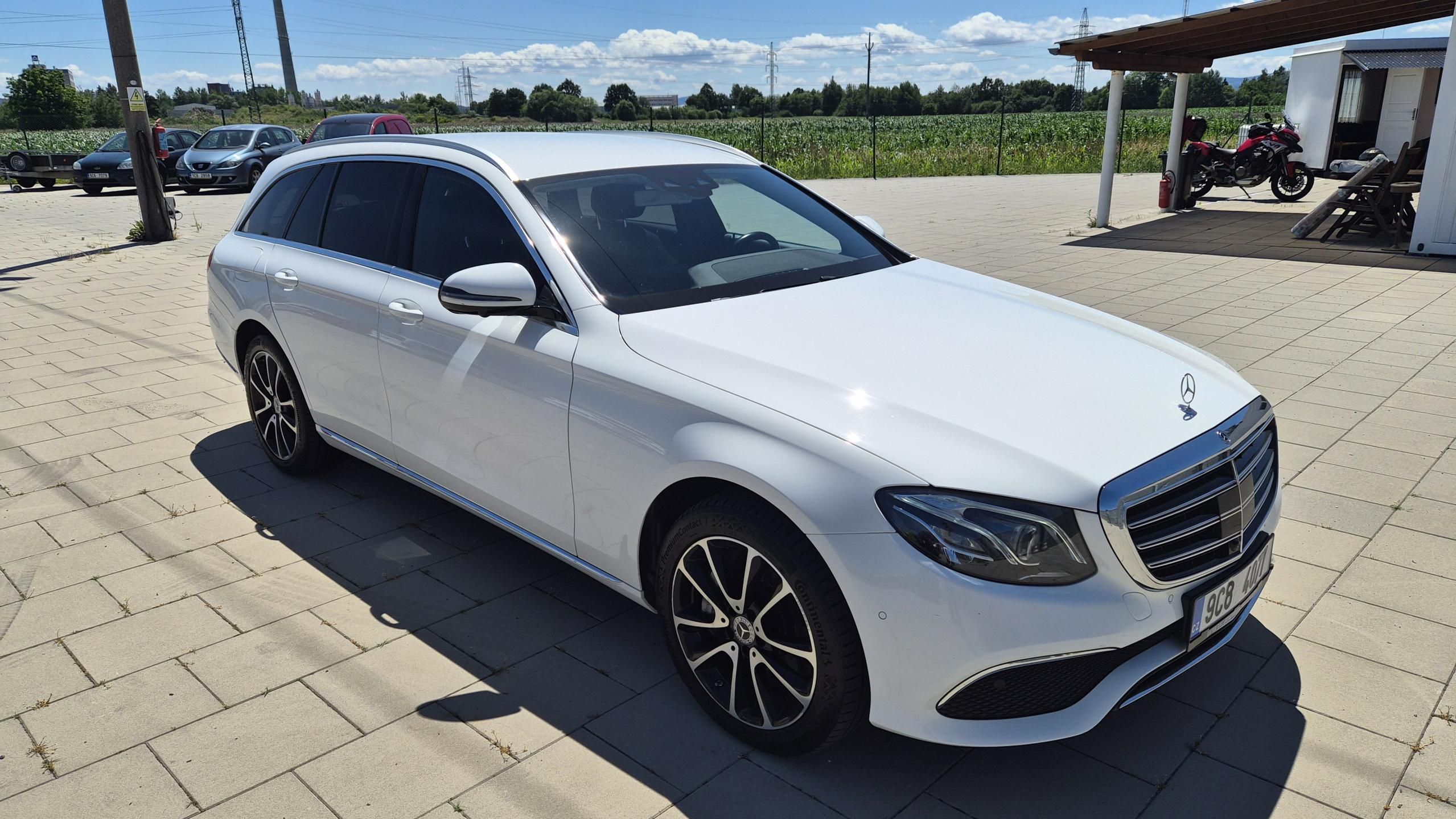 Mercedes-Benz Třídy E, 350d 4Matic Exclusive - fotka 3