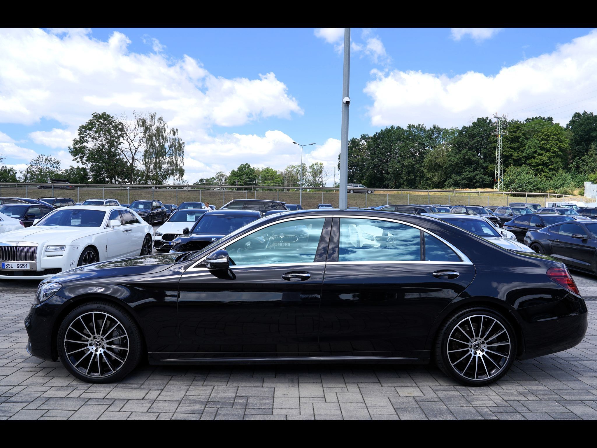 Mercedes-Benz Třídy S, S560 Long 4Matic V8/470PS - fotka 3