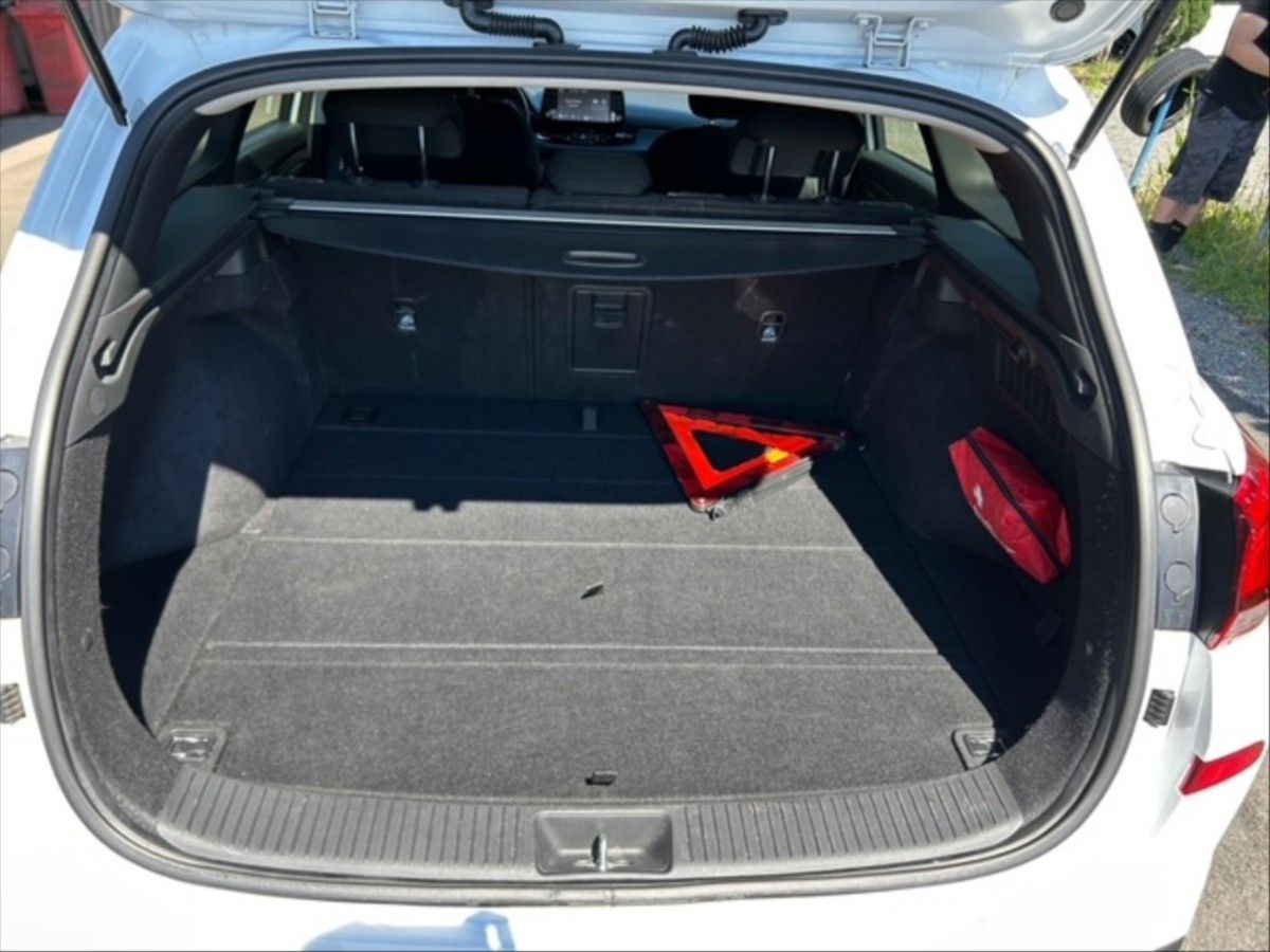 Hyundai i30, 1,5 T-GDI Smart 5d - fotka 6