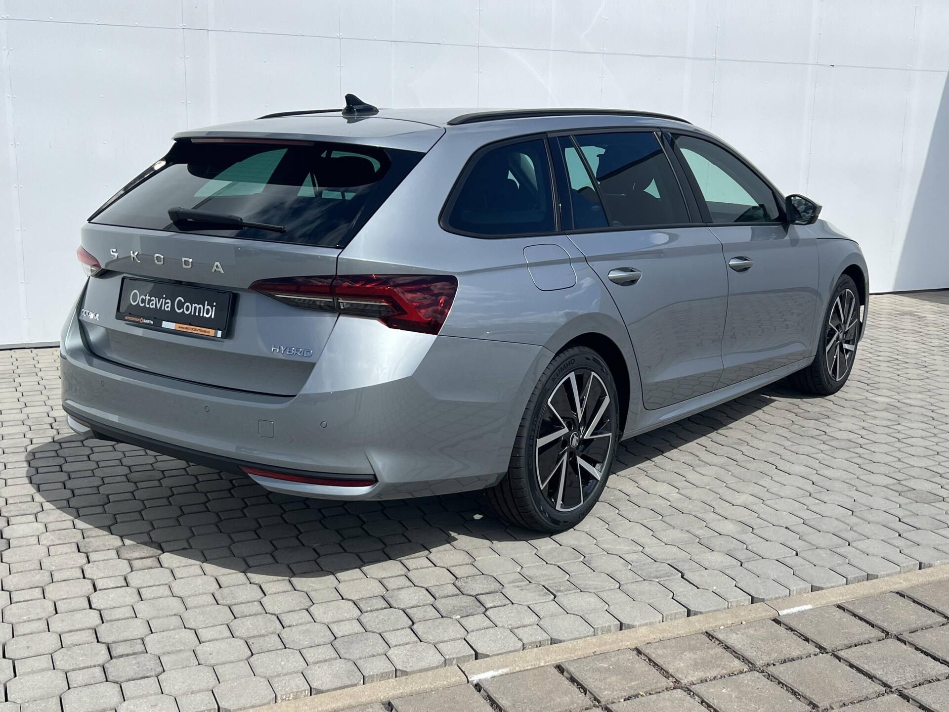 Škoda Octavia, Combi Dynamic 7DSG 1,5TSI - fotka 5