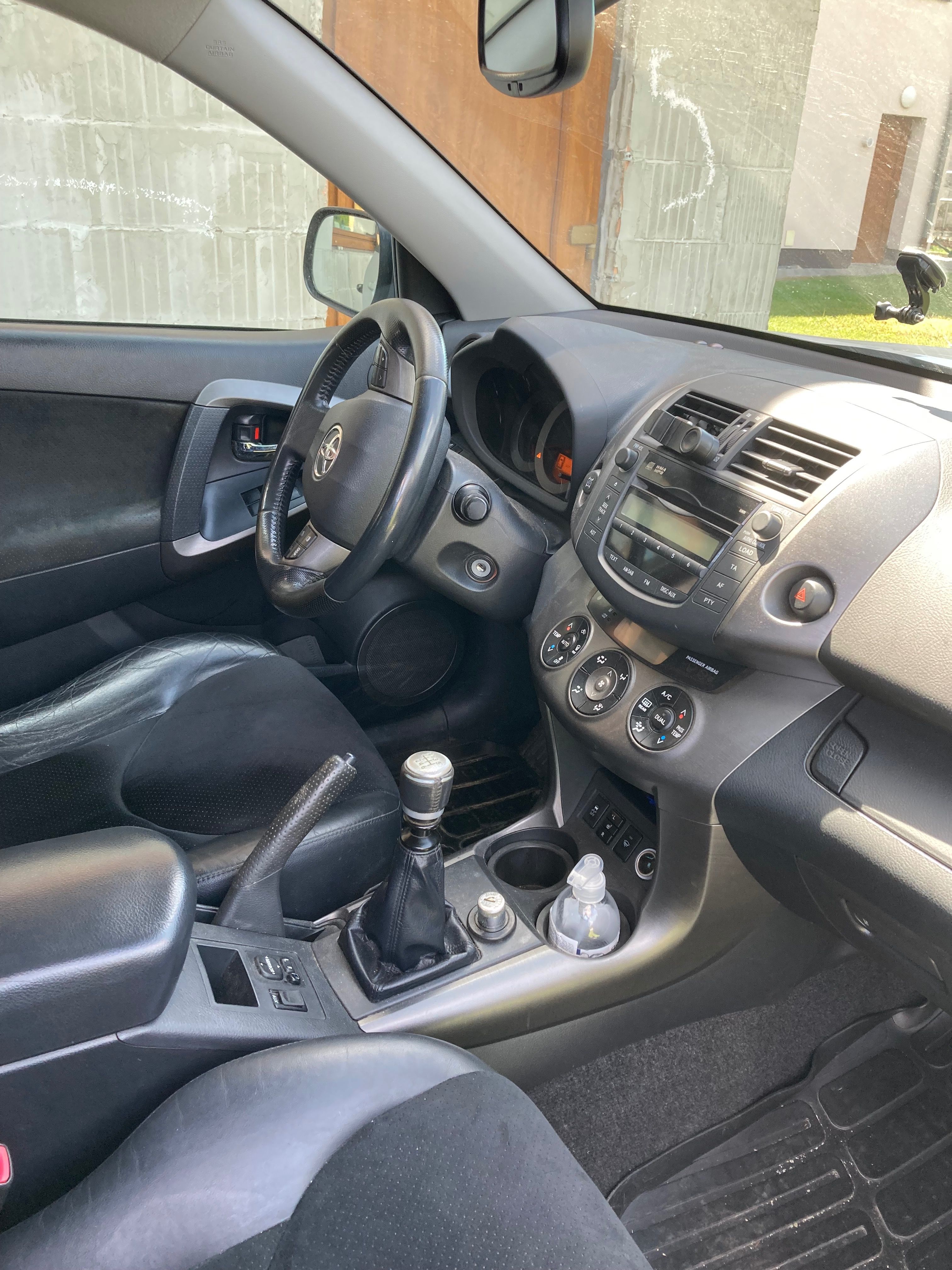 Toyota Rav4 - fotka 6