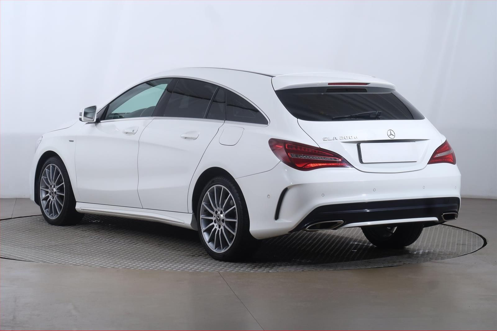 Mercedes-Benz CLA, 200 CDI, AMG Paket, Automat - fotka 4
