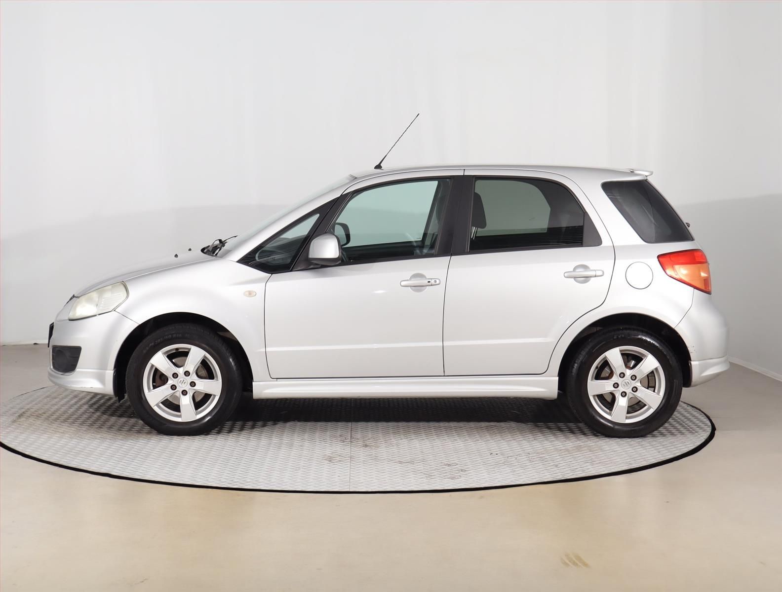 Suzuki SX4, 1.6 VVT, Serv.kniha - fotka 3