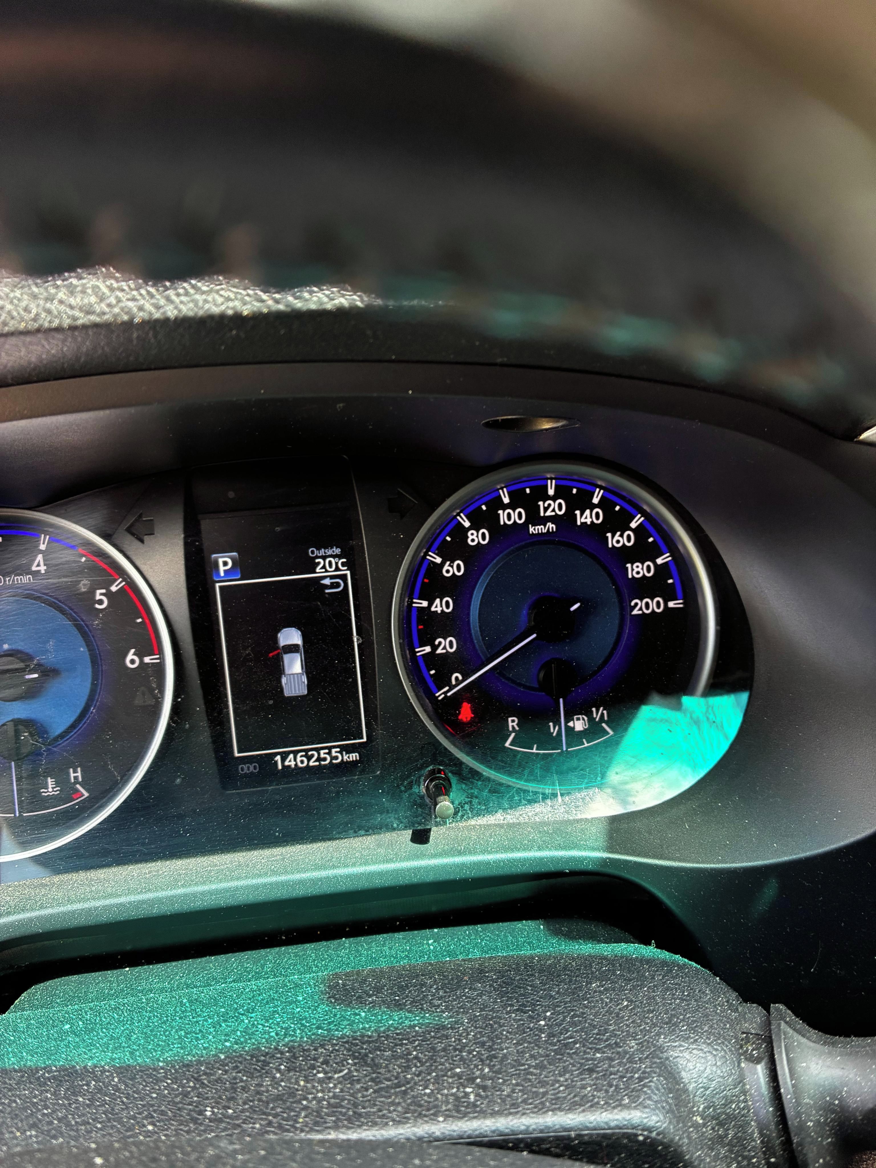 Toyota Hilux, toyota hilux 2,4wd servisano - fotka 6