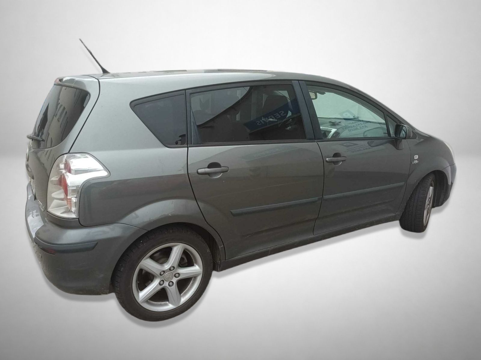 Toyota Corolla Verso, 2.2 D-4D, 7 míst - fotka 2