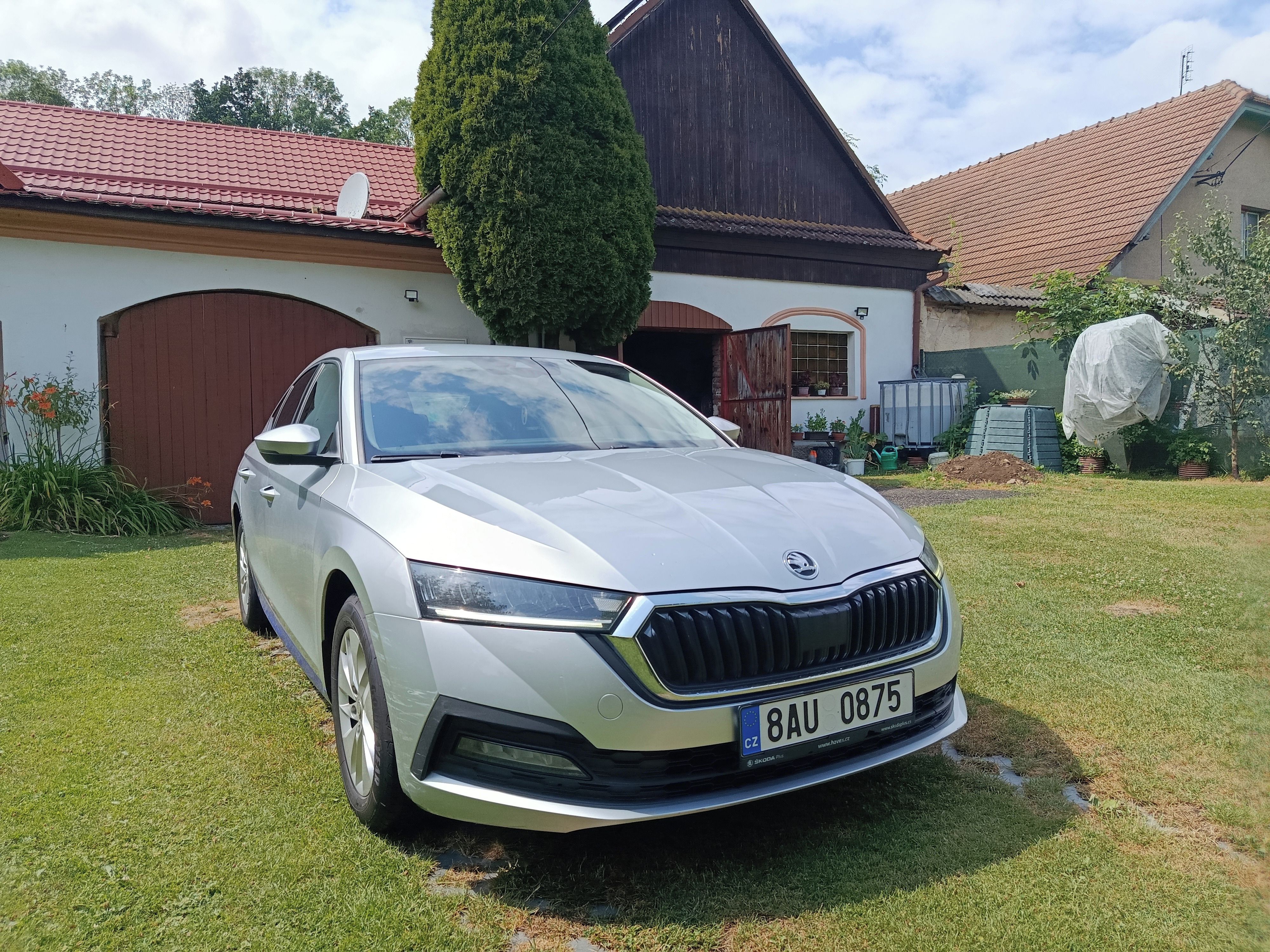 Škoda Octavia, Škoda Octavia 4 Sedan 1.5 TSI - fotka 2