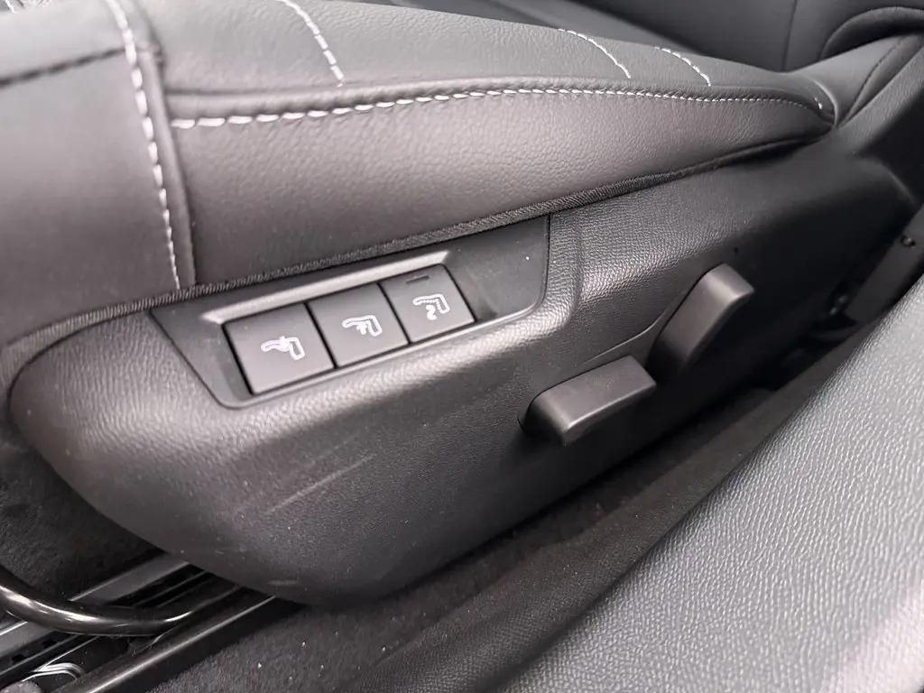Citroën ë-C4 X, 100kW 50kWh SHINE Panorama DPH - fotka 4