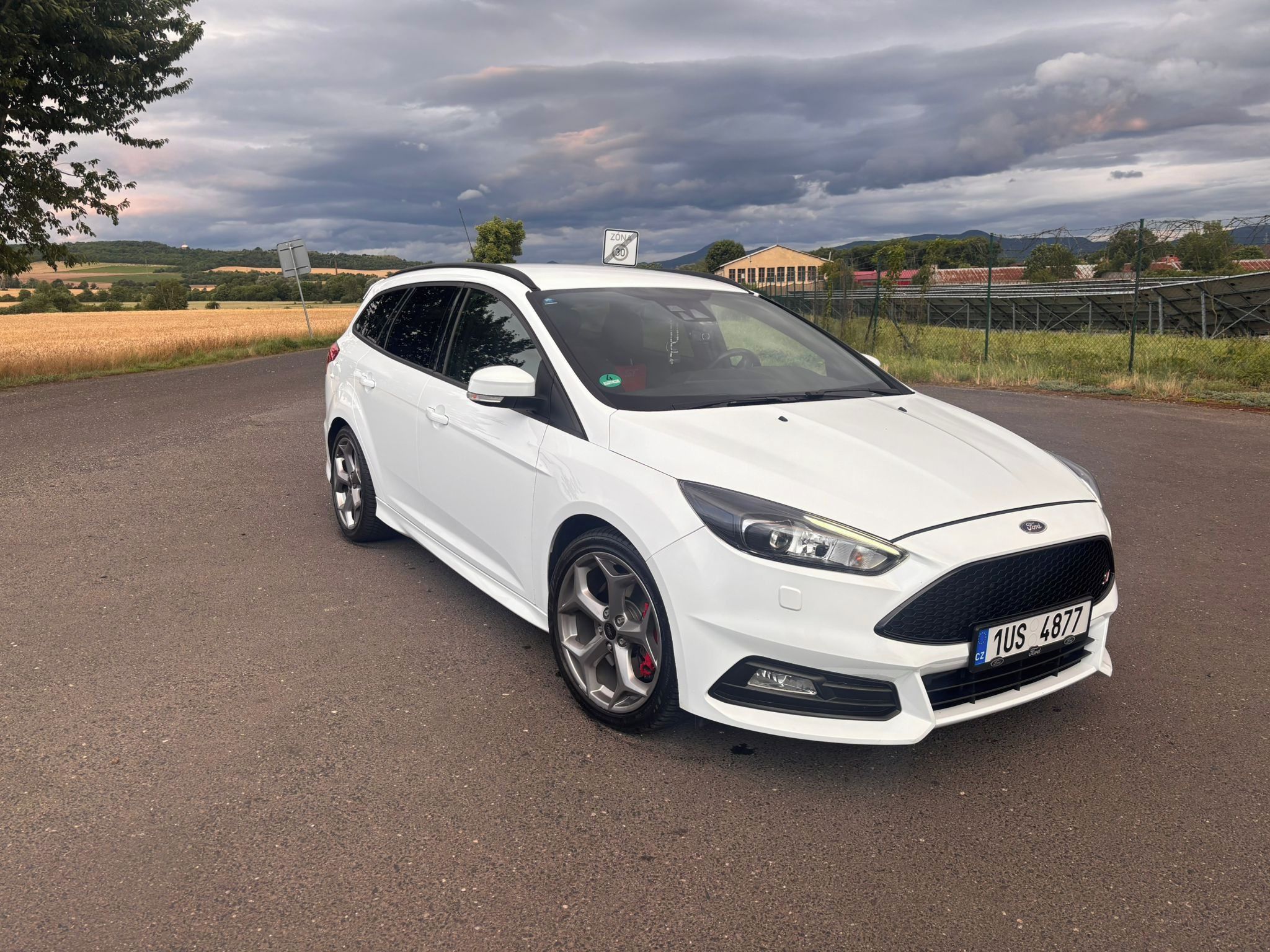 Ford Focus, ST 250 * LED MATRIX * RECARO * - fotka 4