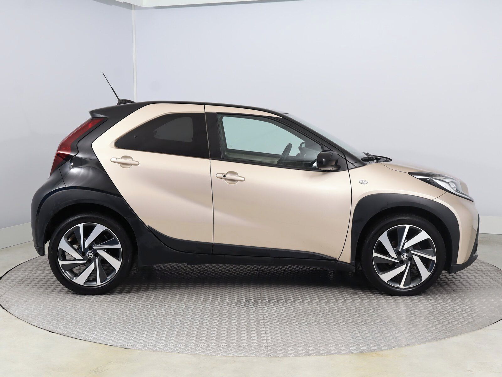 Toyota Aygo, 1.0, ČR,1.maj, Serv.kniha - fotka 6