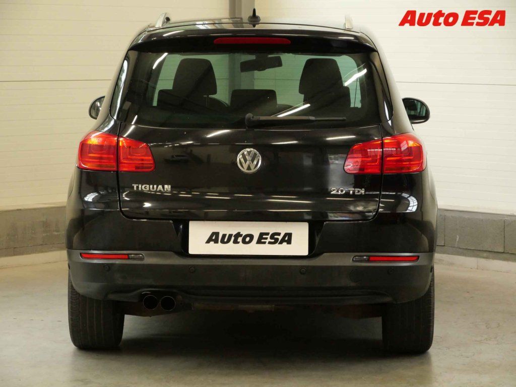 Volkswagen Tiguan, 2.0tdi 4x4,navi,xenon - fotka 5