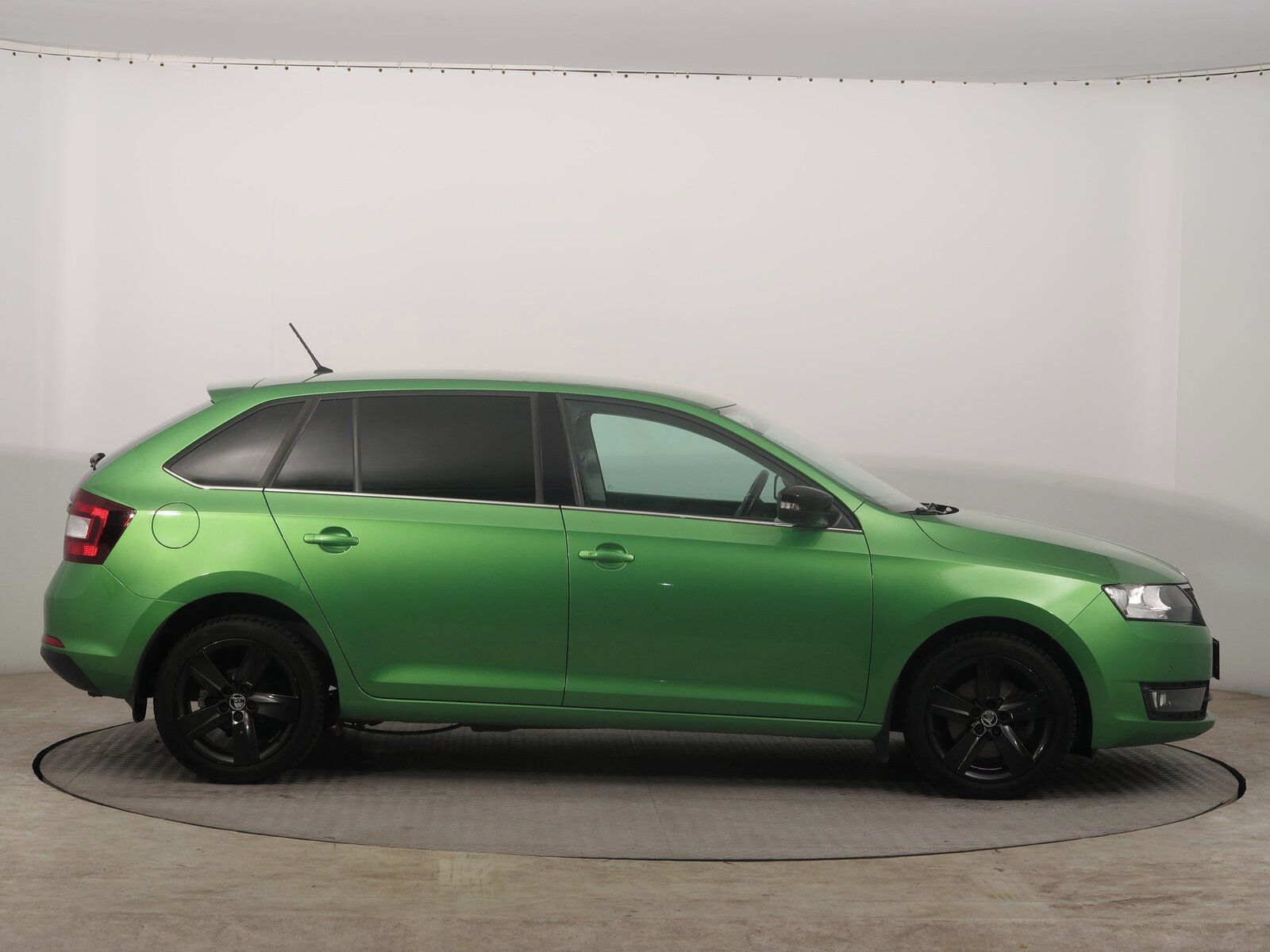 Škoda Rapid, 1.2 TSI, Spaceback, Navi - fotka 6